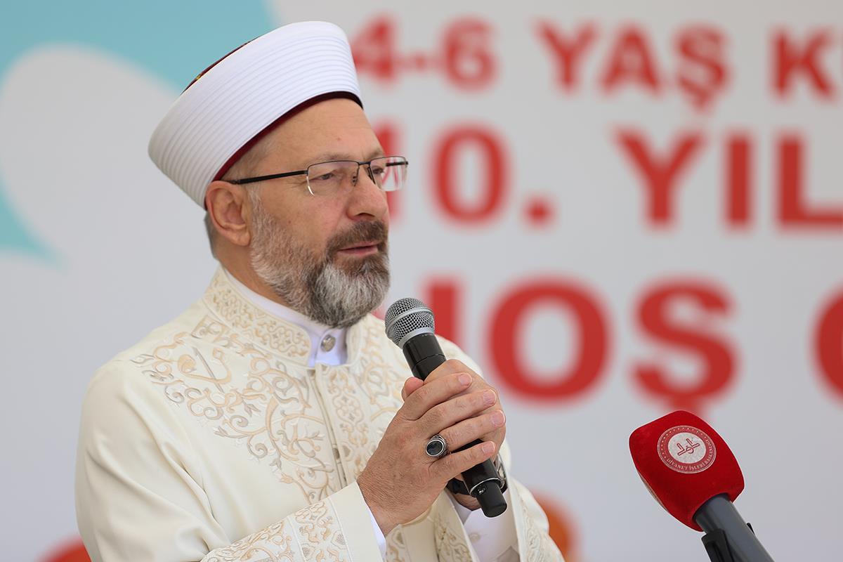 Prof. Dr. Ali Erbaş, “Vatanını, bayrağını seven gençleri yetiştirmenin gayreti içerisindeyiz”