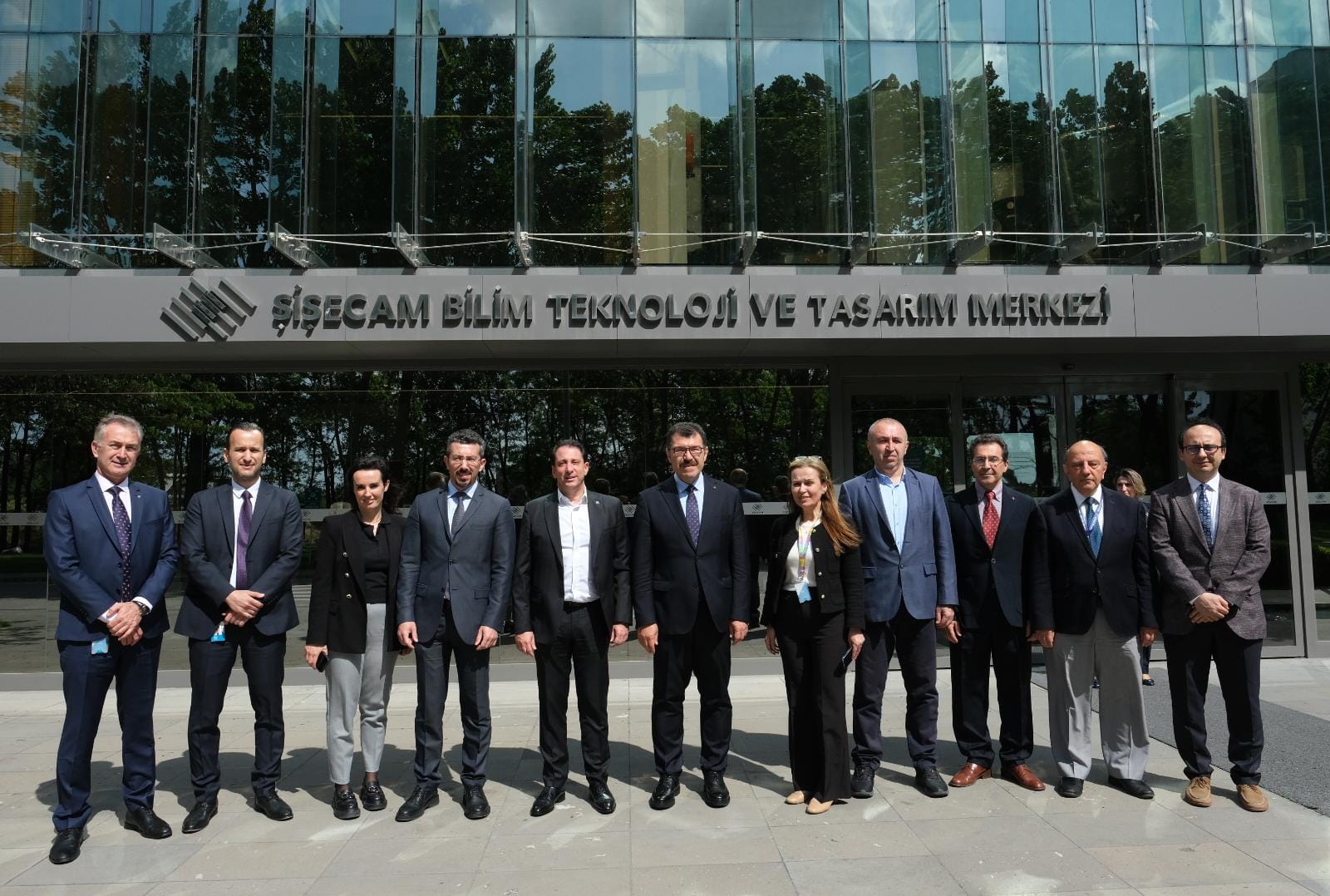 TÜBİTAK Başkanı Prof. Dr. Hasan Mandal   Şişecam Bilim, Teknoloji ve Tasarım Merkezi’ni Ziyaret Etti