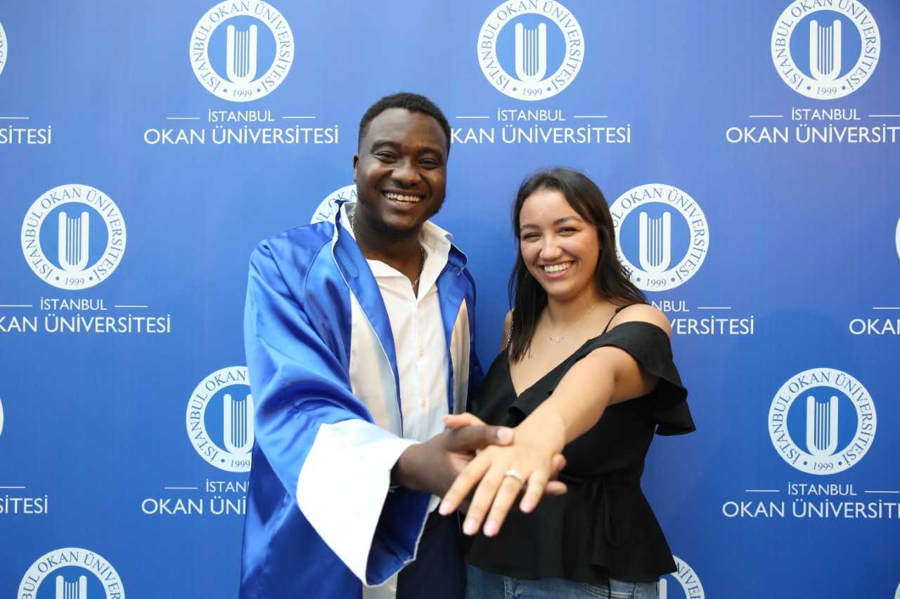 Okan’da mezuniyet sevinci ve evlilik teklifi