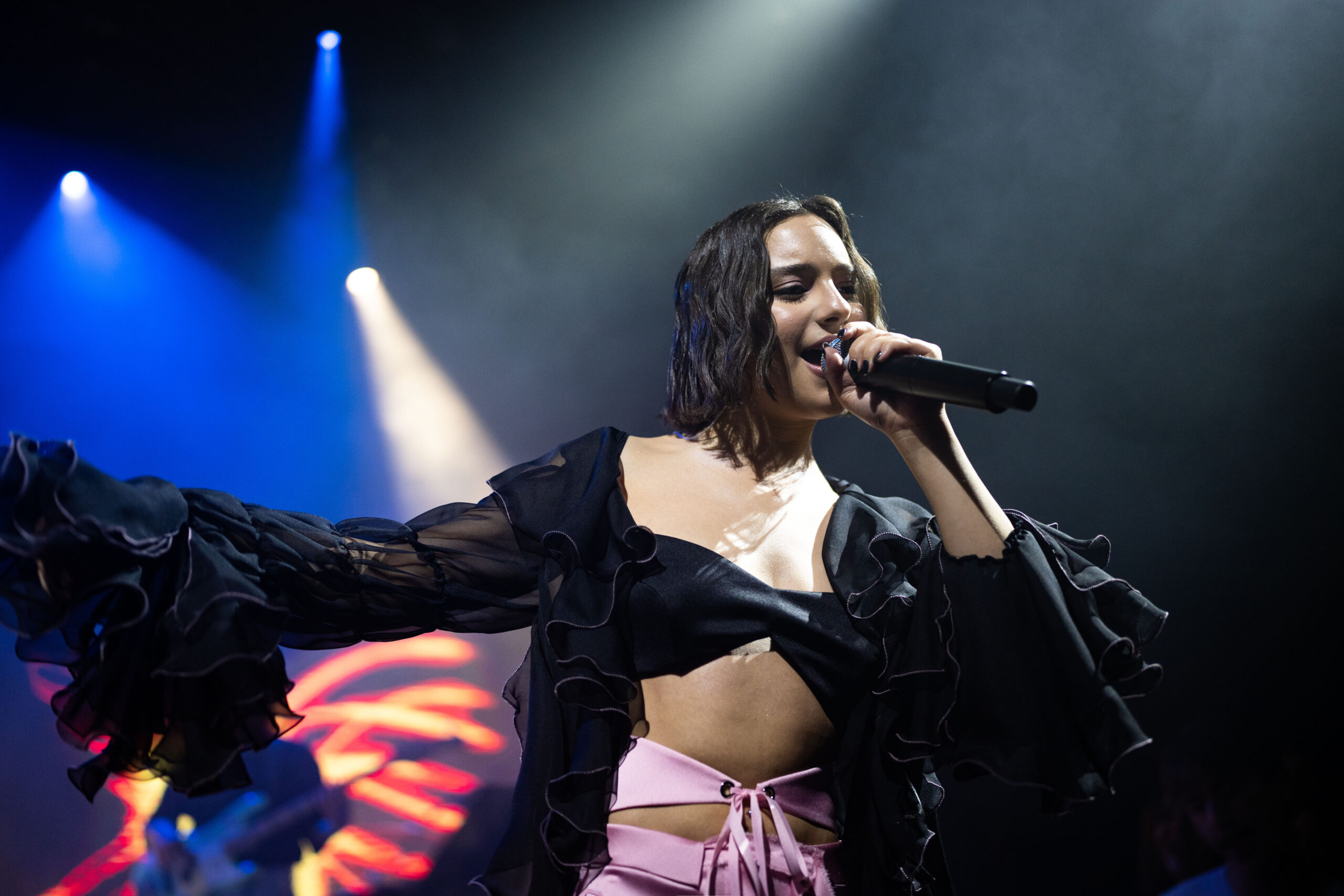 BADE, KENDİ ADINI TAŞIYAN İLK ALBÜMÜ “BADE”Yİ KEYİFLİ BİR LANSMAN KONSERİYLE TANITTI