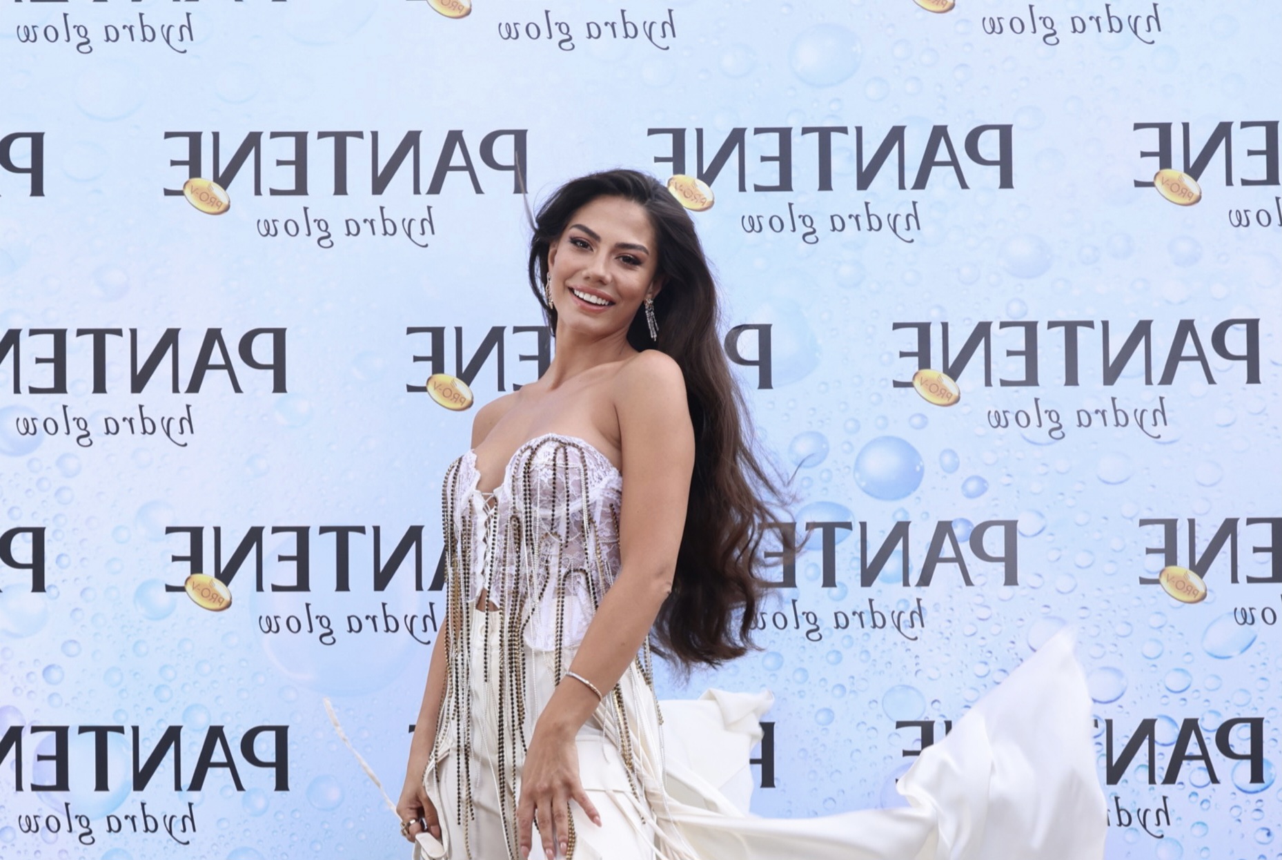 Pantene ve Demet Özdemir Hydra Glow ile Yaza Merhaba Dedi!