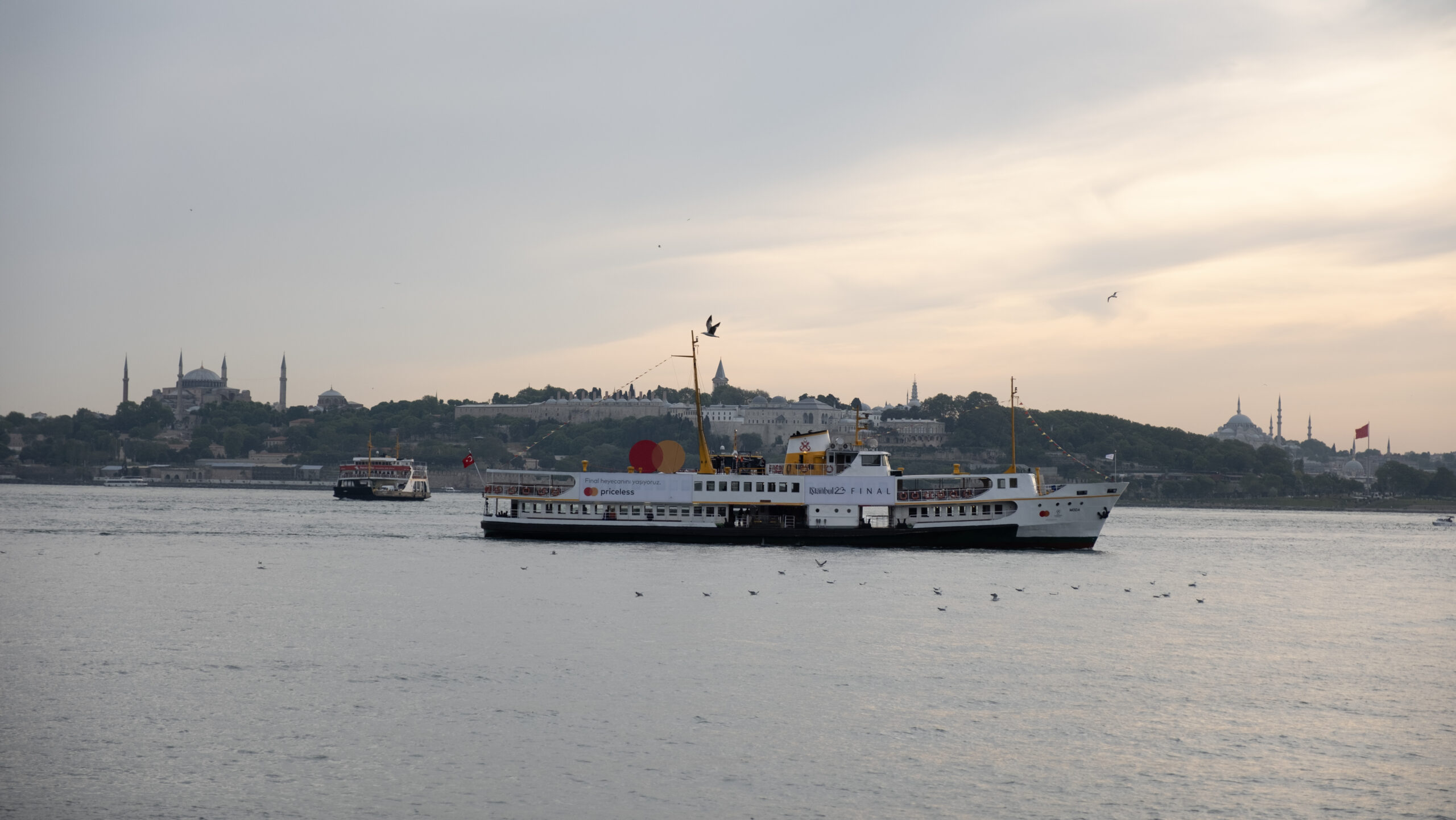 Final coşkusu İstanbul Boğazı’nda yankılandı