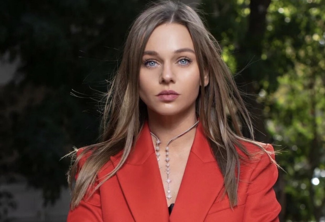 Katerina Ekşioğlu’nun Yeni Koleksiyonu Doğanın Enerjisini Gardıroplara Taşıyor