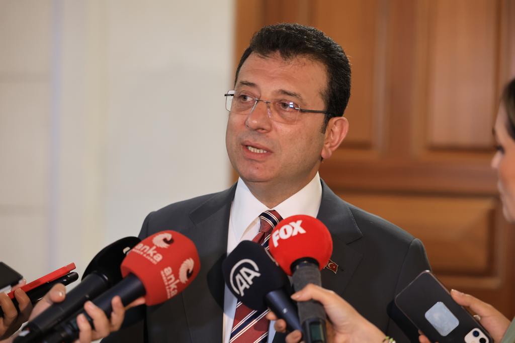 BAŞKAN İMAMOĞLU’NDAN YENİ MEMURLARA: HER KESİMİ EŞİT GÖRENLER FAYDA VERİR