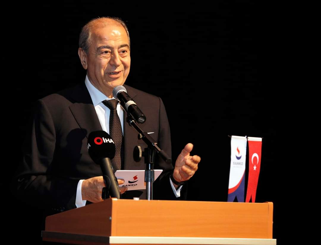 SANKO Üniversitesi Tıp Fakültesinden 2022- 2023 akademik döneminde 51 öğrenci, düzenlenen diploma ve yemin töreniyle mezun olmanın heyecanını yaşadı.