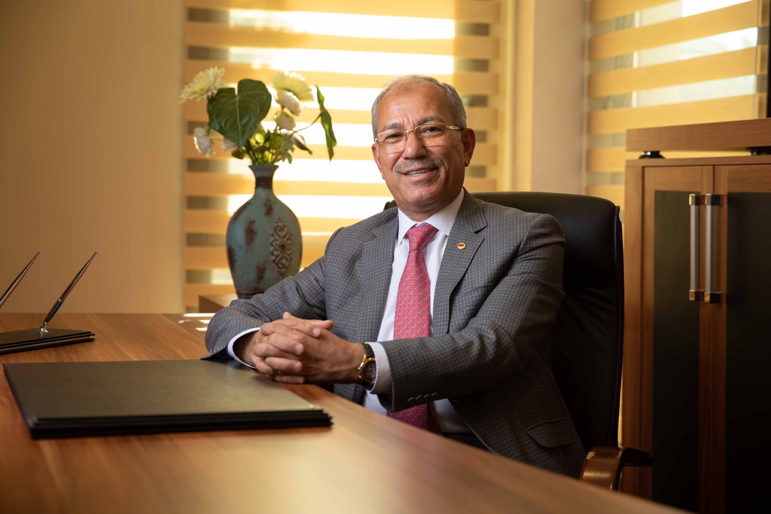 İSKENDERUN OSB YÖNETİM KURULU ÜYELERİ HATAY VALİSİ MUSTAFA MASATLI’YI ZİYARET ETTİ