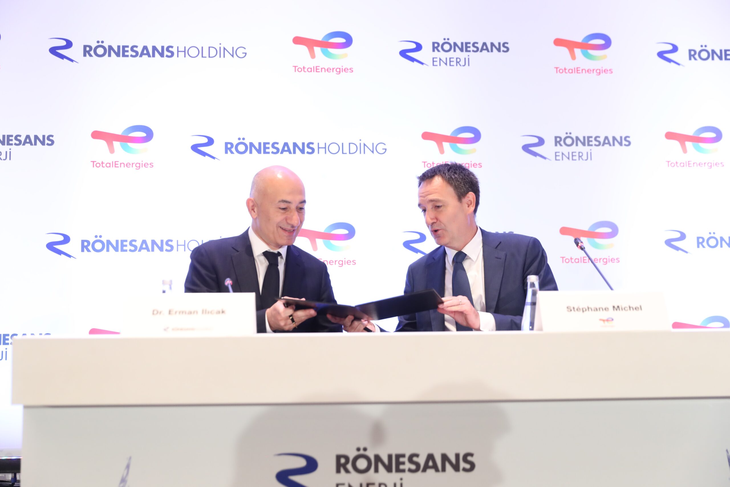 T.C. Enerji ve Tabii Kaynaklar Bakanı Dr. Alparslan Bayraktar, TotalEnergies, Rönesans Holding’in iştiraki Rönesans Enerji’ye  yüzde 50 ortak oldu