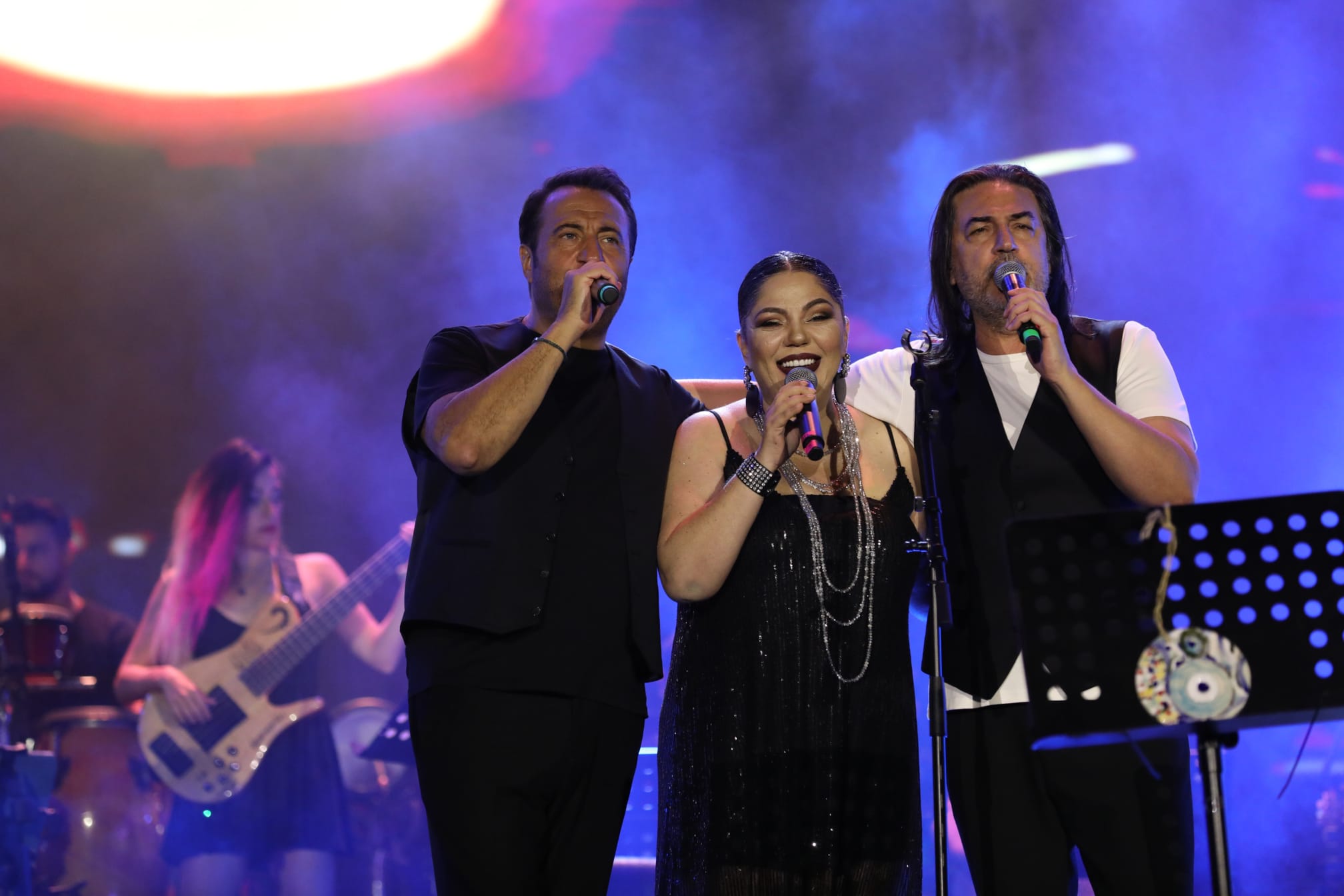 İstanbul Festivali’nde   İzel – Çelik – Ercan ve 90’lar Gecesi ile Geçmişe Yolculuk