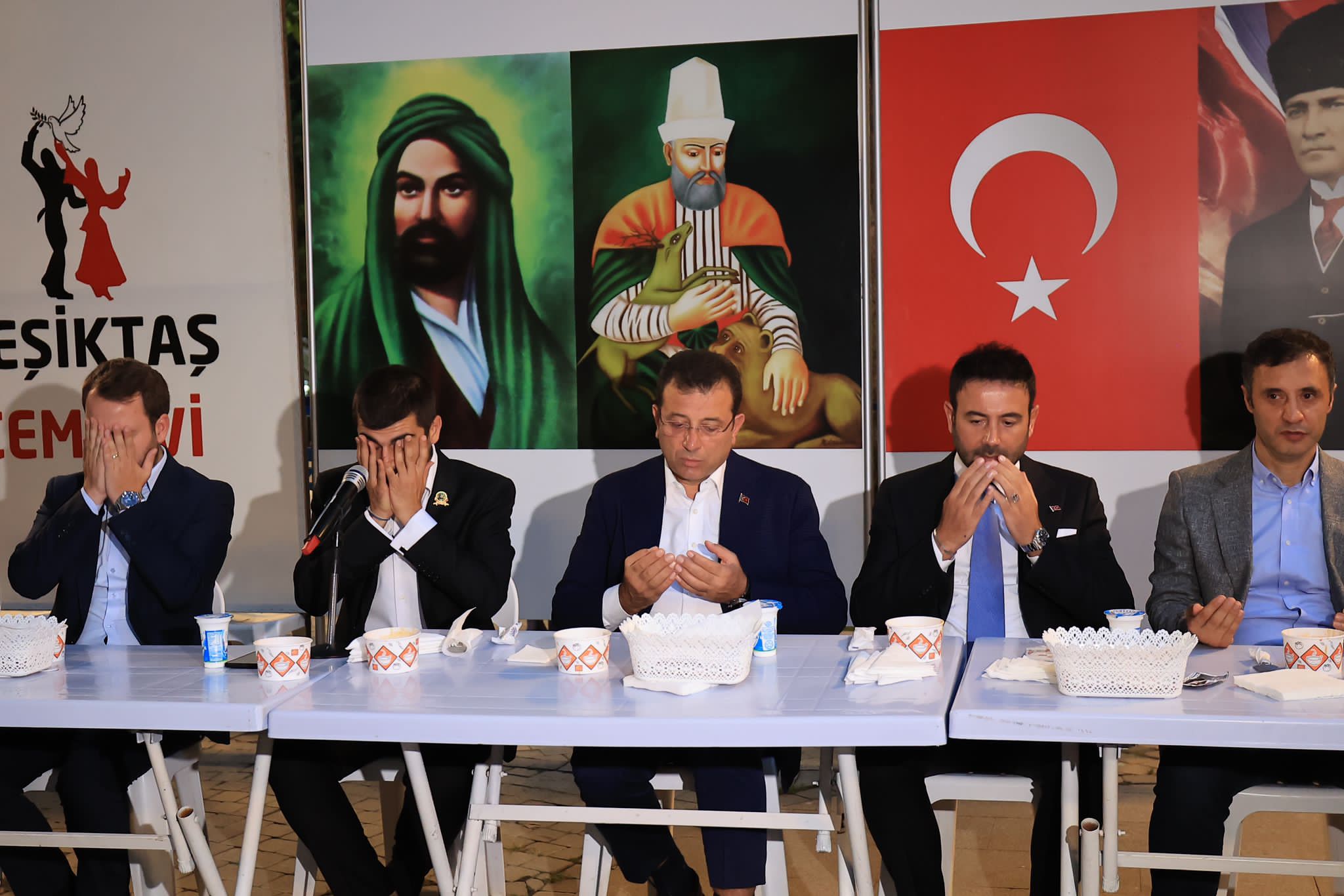 BAŞKAN İMAMOĞLU, MUHARREM MATEMİ LOKMASINA ORTAK OLDU