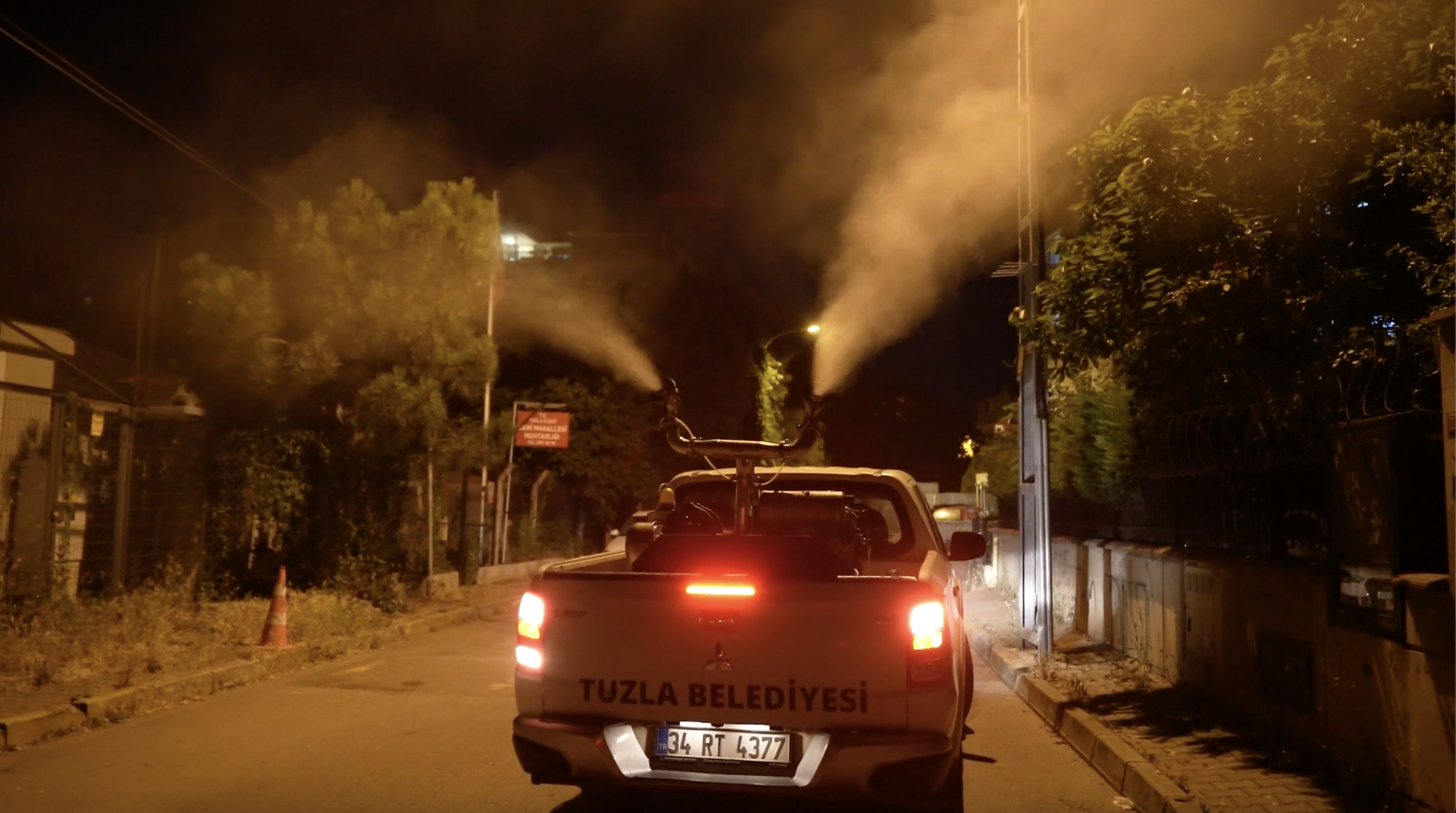 TUZLA BELEDİYESİ SİVRİSİNEKLERLE ETKİN MÜCADELEYİ 7/24 SÜRDÜRÜYOR