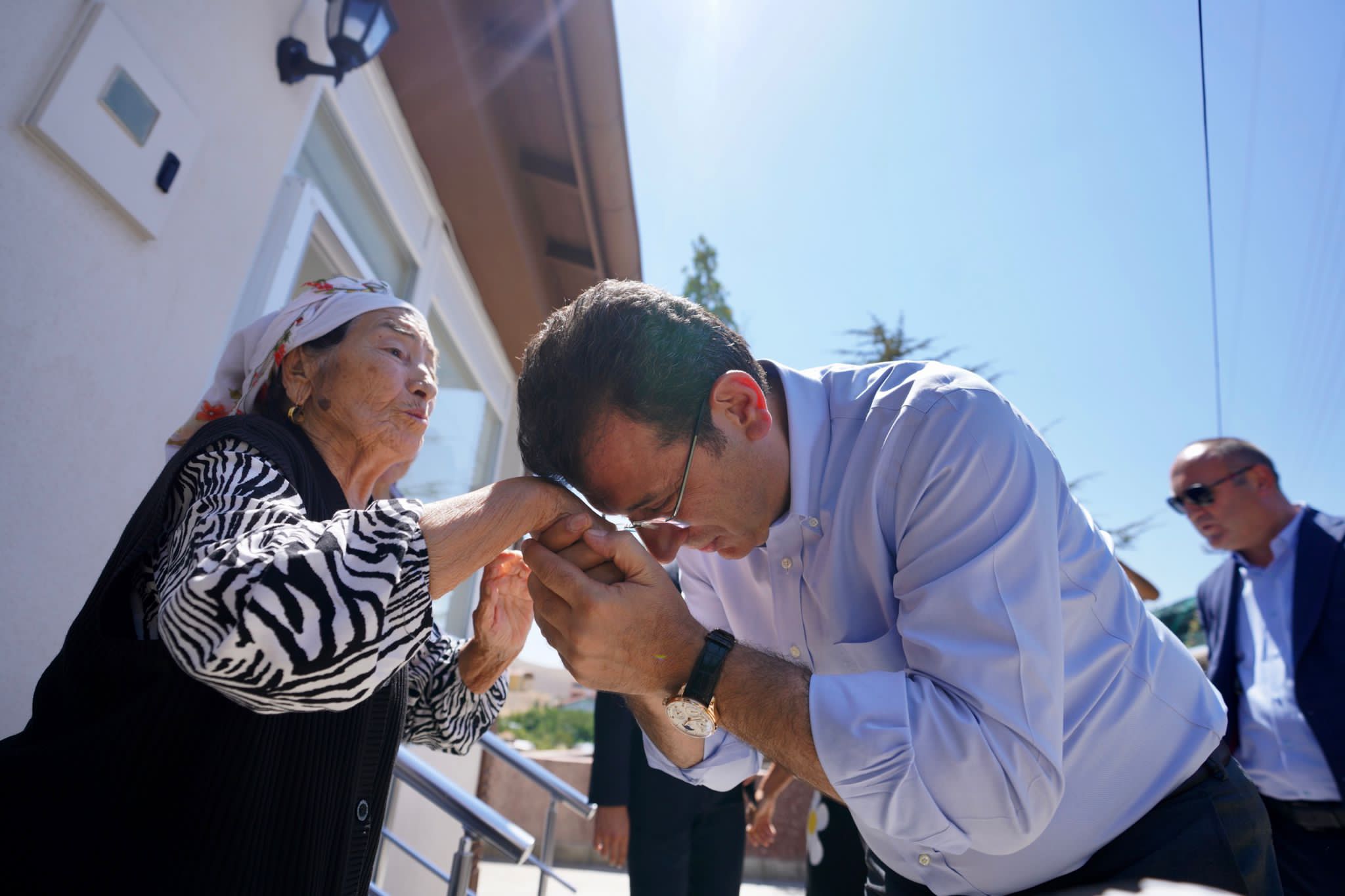 BAŞKAN İMAMOĞLU: DEMOKRATİK ORTAMI VAR ETMİŞ OLMANIN GURURUNU YAŞIYORUM…