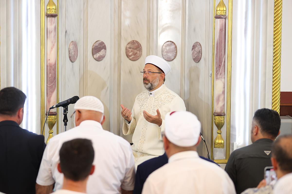 Başkan Erbaş, Rabbimiz buyuruyor ki, “Sen yine de öğüt ver. Çünkü öğüt müminlere fayda verir.”