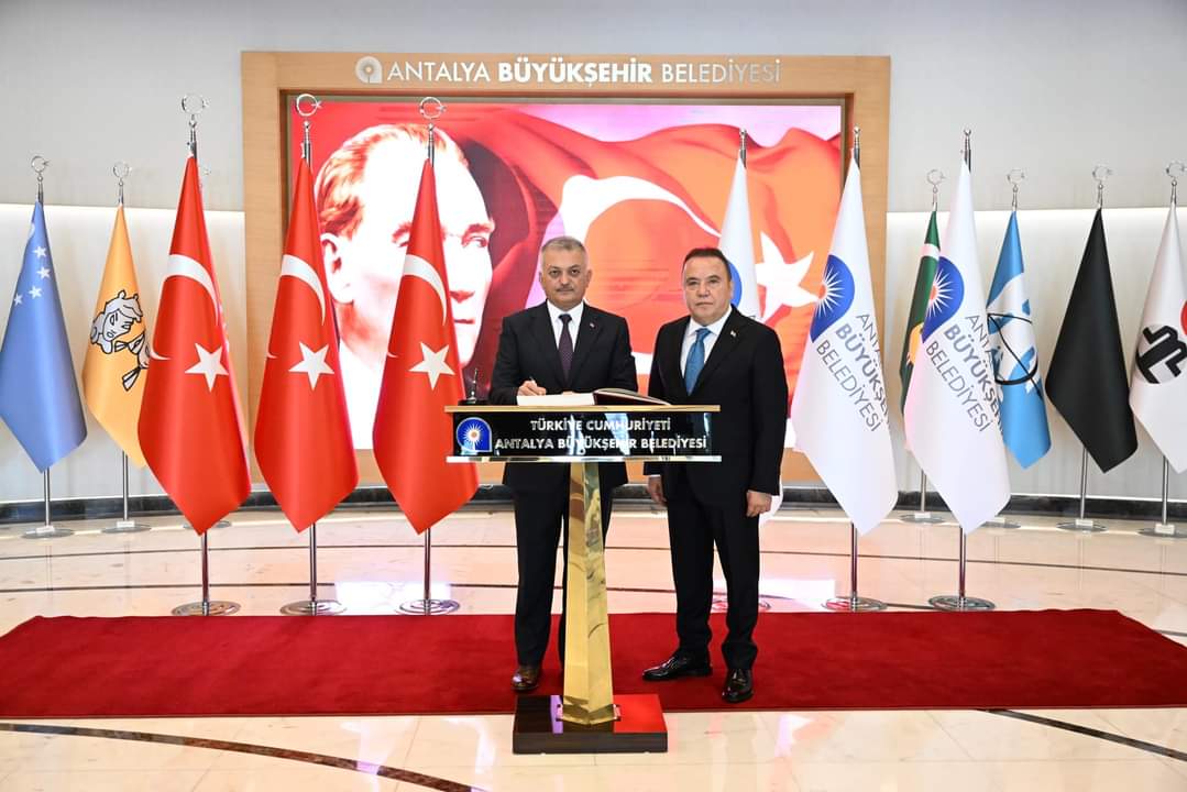 Antalya Valisi Ersin Yazıcı’ya Başkan Böcek’ten Teşekkür ve Veda