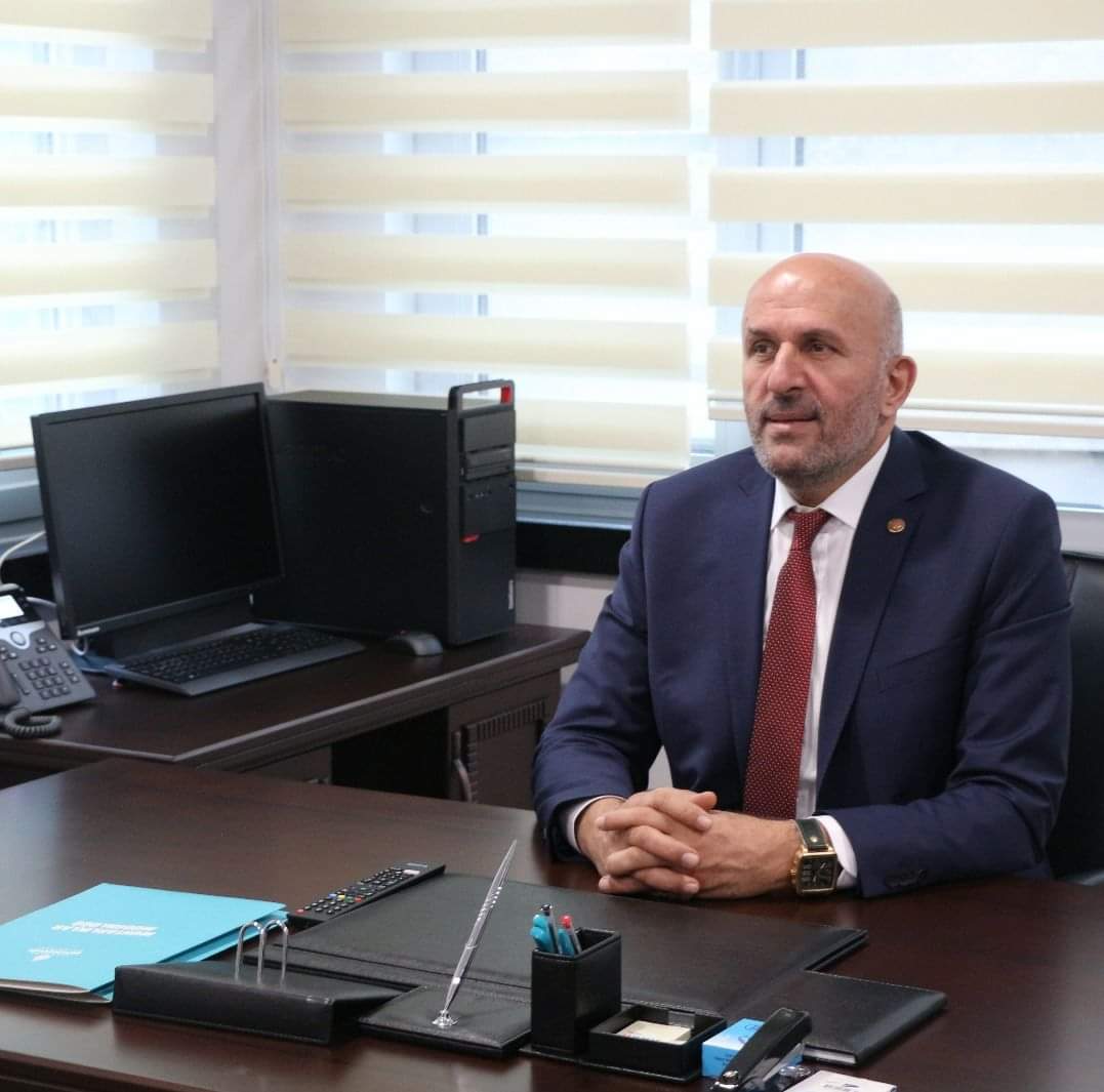 İstanbul Muhtarlar Federasyonu Başkanı Kadir Delibalta, Eğitim İçin Örnek Bir Dayanışma Sergiliyor