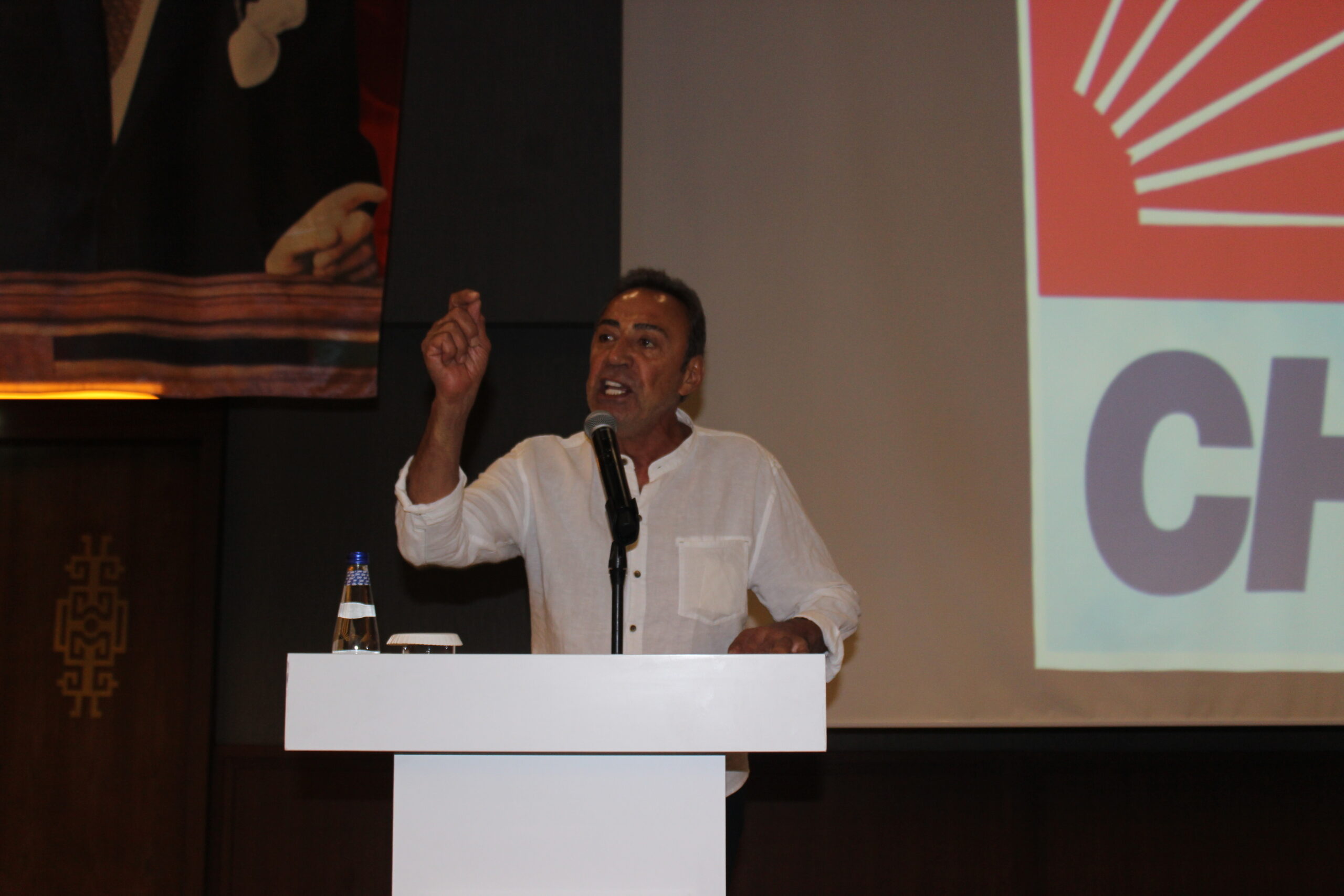 “Berhan Şimşek’in Sert Çıkışlarıyla Dolu Ataşehir İlçe Kongresi: İmamoğlu Hedef Alındı, Kılıçdaroğlu’na Sahip Çıkıldı”