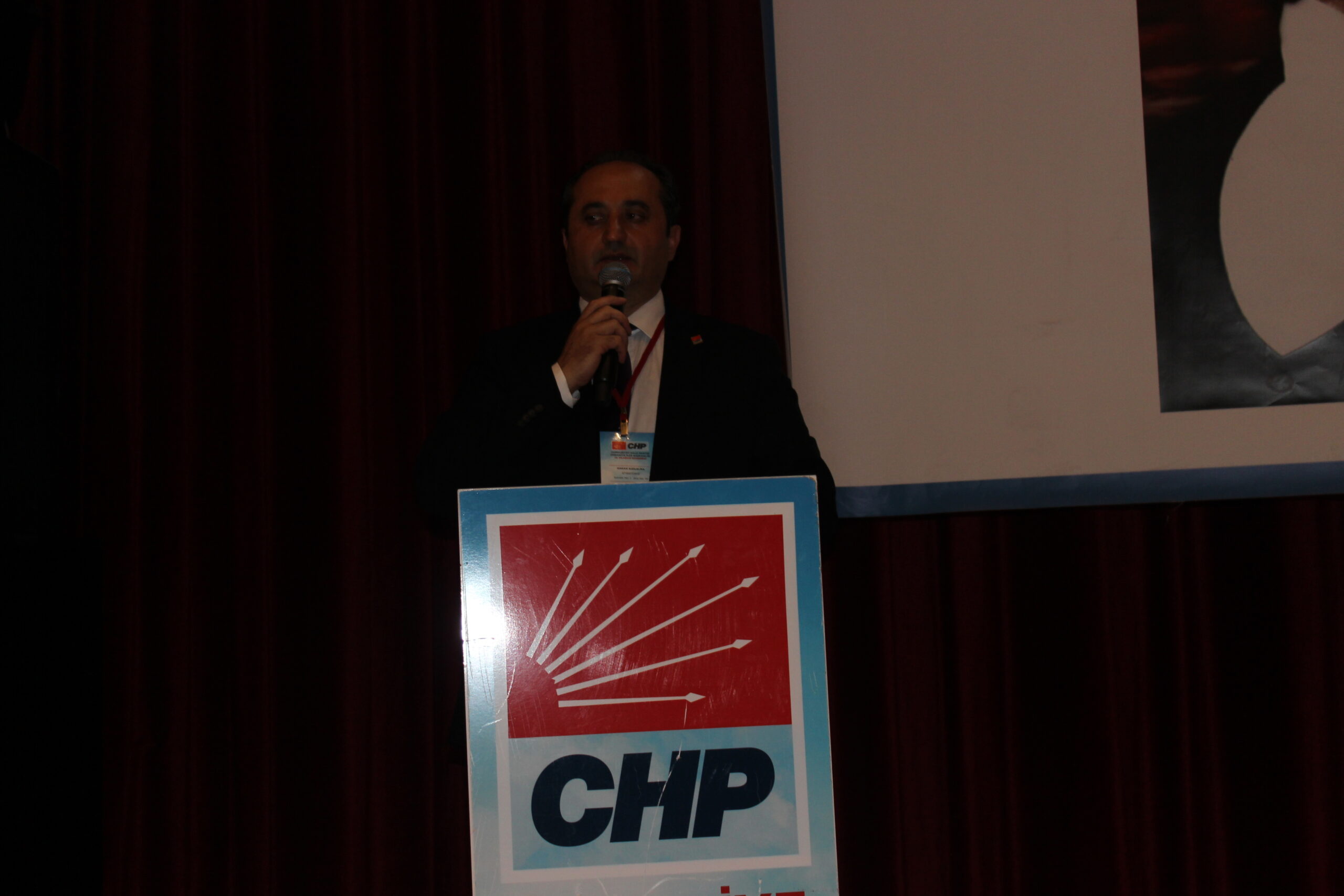 Ümraniye CHP İlçe Kongresi Hareketli Geçti