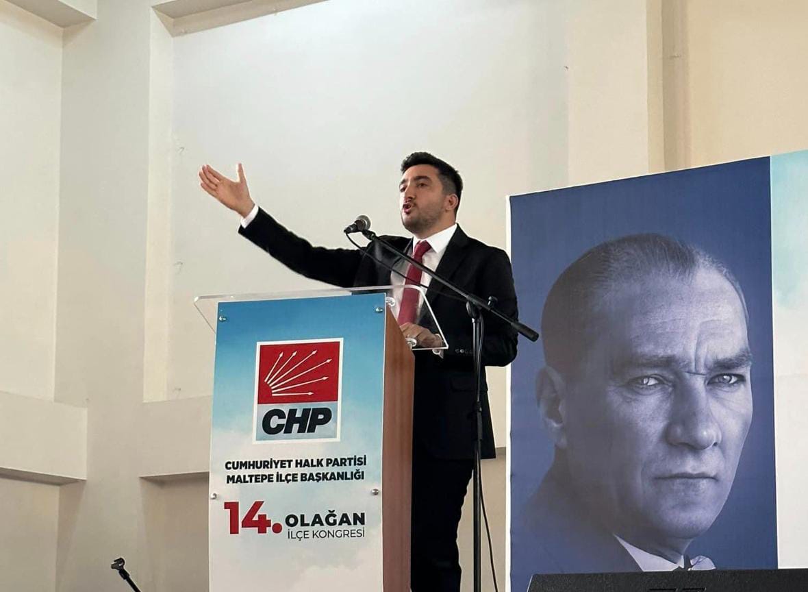 Maltepe CHP İlçe Başkanlığı Kongresinde Genç ve Dinamik Parti Emekçisi Kenan Otlu Zaferle Çıktı
