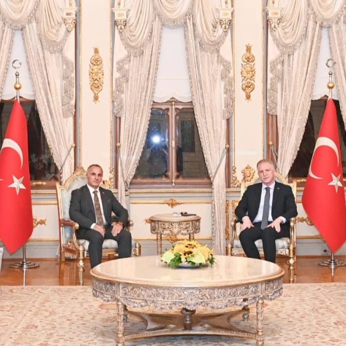 “Ümraniye Erzurumlular Derneği Yöneticileri İstanbul Valisi’ni Ziyaret Etti”