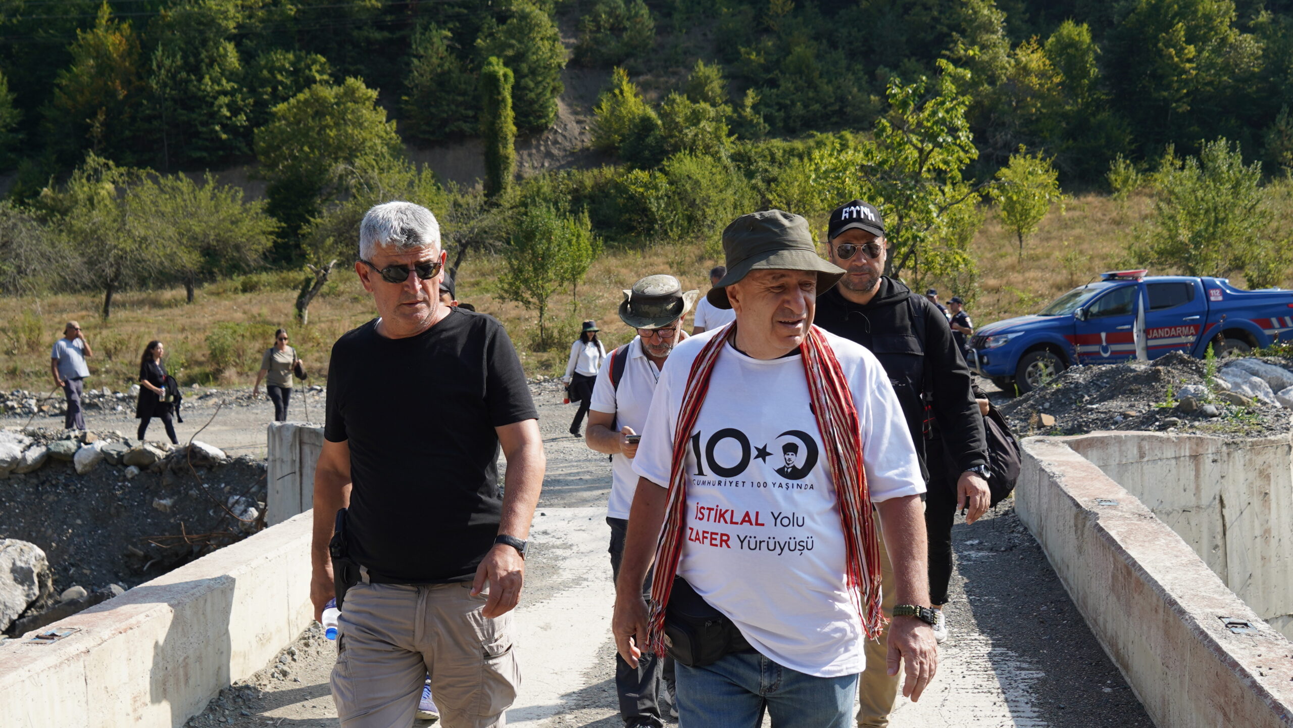 İstiklal Yolu Zafer Yürüyüşü 2. Gününde Prof. Dr. Ümit Özdağ Liderliğinde Devam Etti