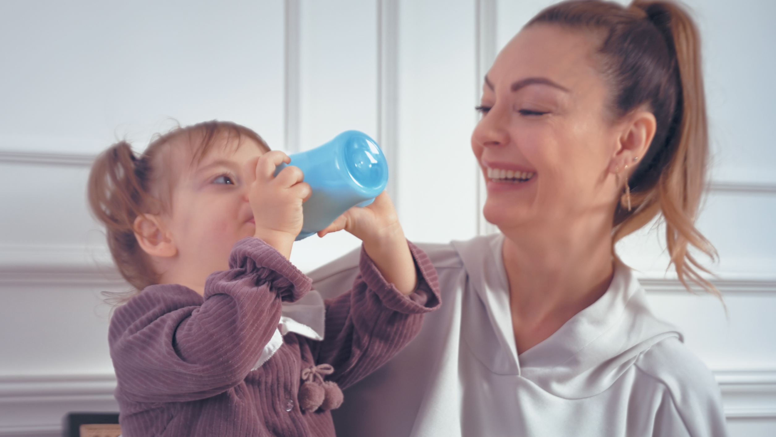 ÖZGE ÖZDER, KIZI İÇİN ÇOCUK DEVAM SÜTÜ TERCİHİNİ VE NEDENLERİNİ PAYLAŞTI