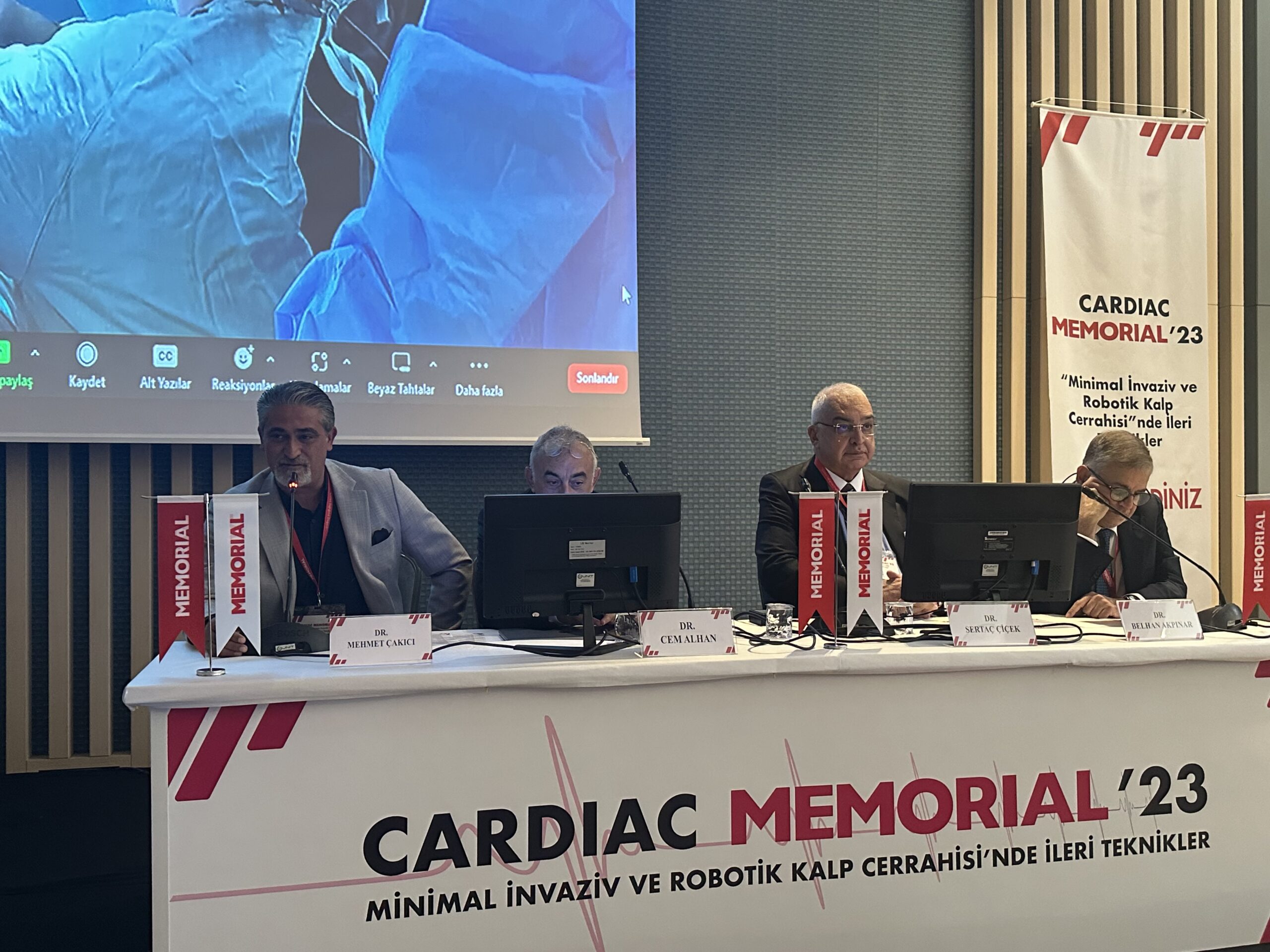 ÜNLÜ KALP SAĞLIĞI UZMANLARI KALP CERRAHİSİNDE İLERİ TEKNOLOJİLERİ PAYLAŞTI