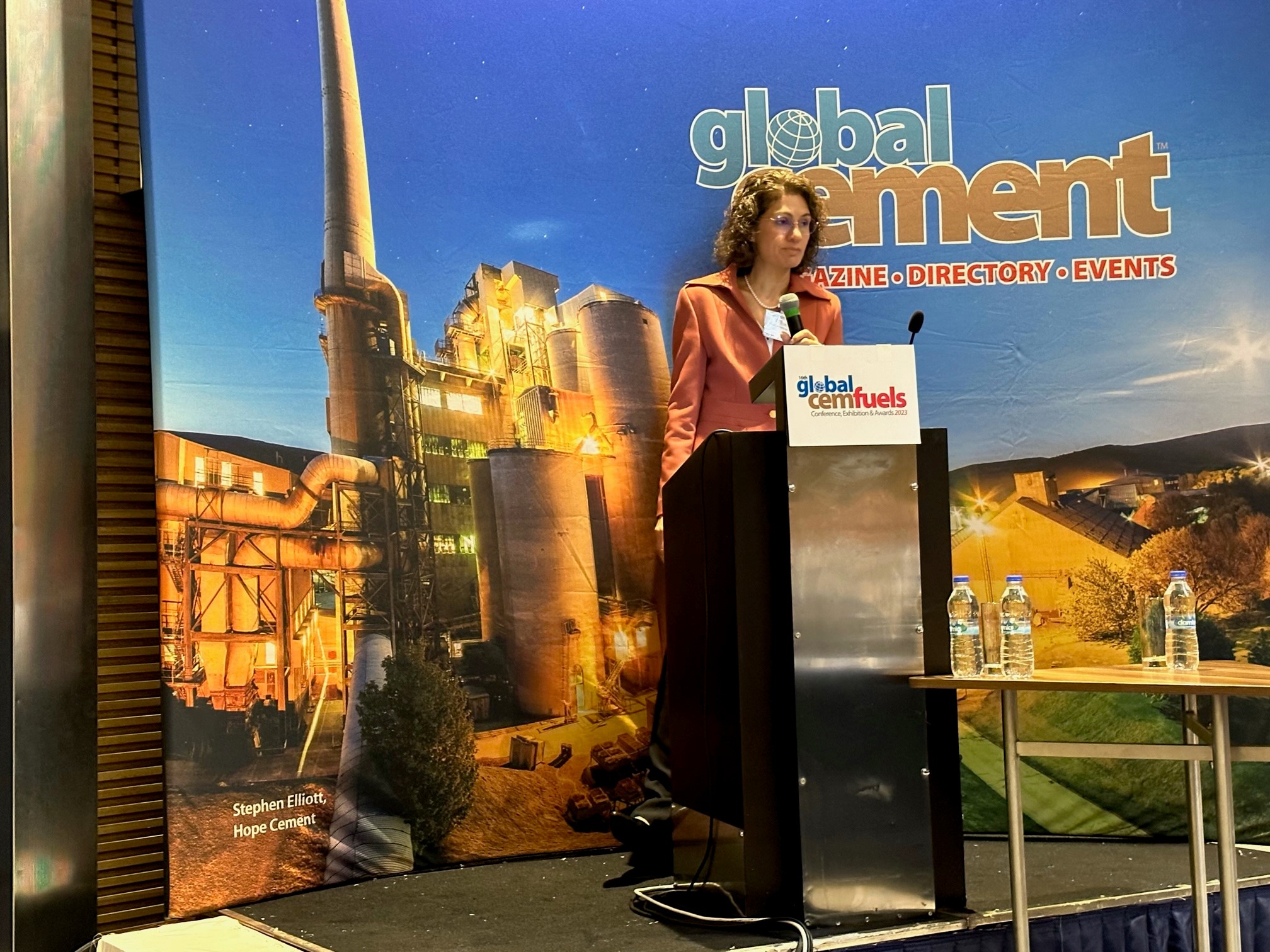 TÜRKÇİMENTO: ALTERNATİF YAKIT KULLANIMI DÜŞÜK KARBONLU ÜRETİMİN OLMAZSA OLMAZI