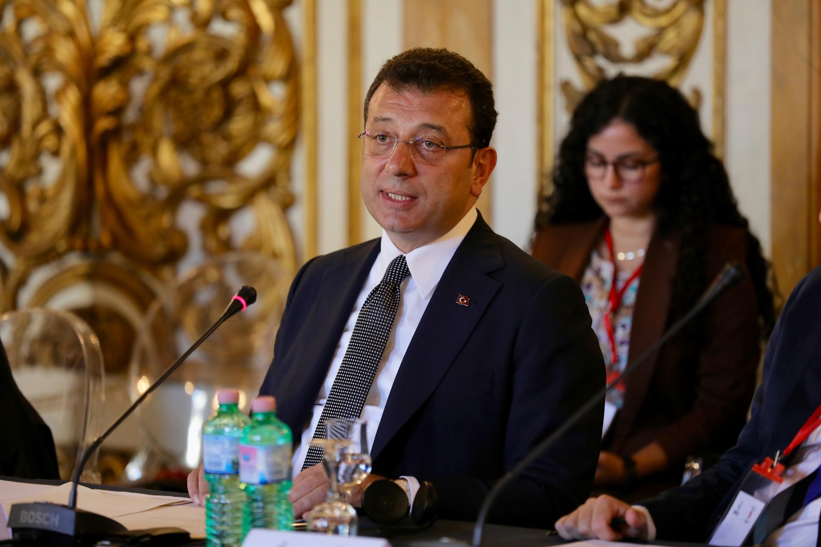 FLORANSA’DA İKİ AYRI ETKİNLİKTE KONUŞTU İMAMOĞLU: ŞEHİRLERİN DEMOKRASİNİN MERKEZİ OLDUĞUNU HATIRLAMANIN ZAMANI GELDİ