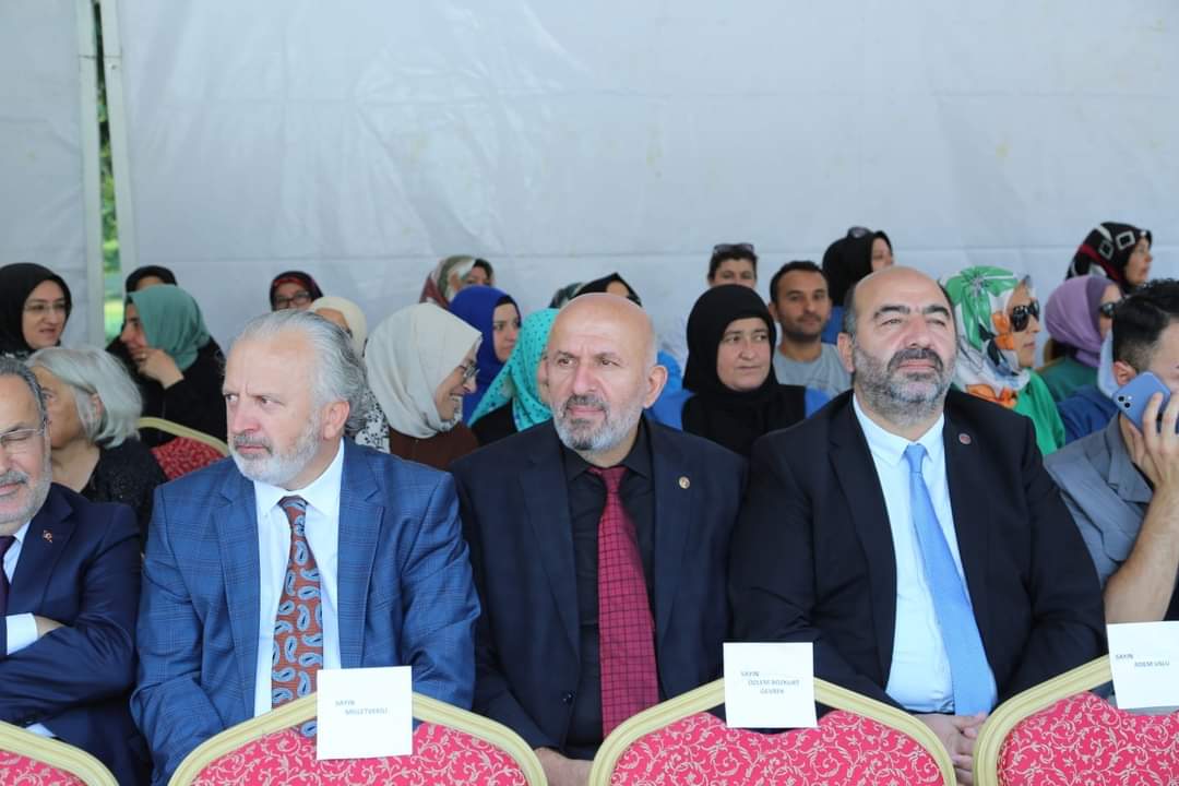 İstanbul Muhtarlar Federasyonu, Demokrasi Şehitleri Anma Törenine Katıldı