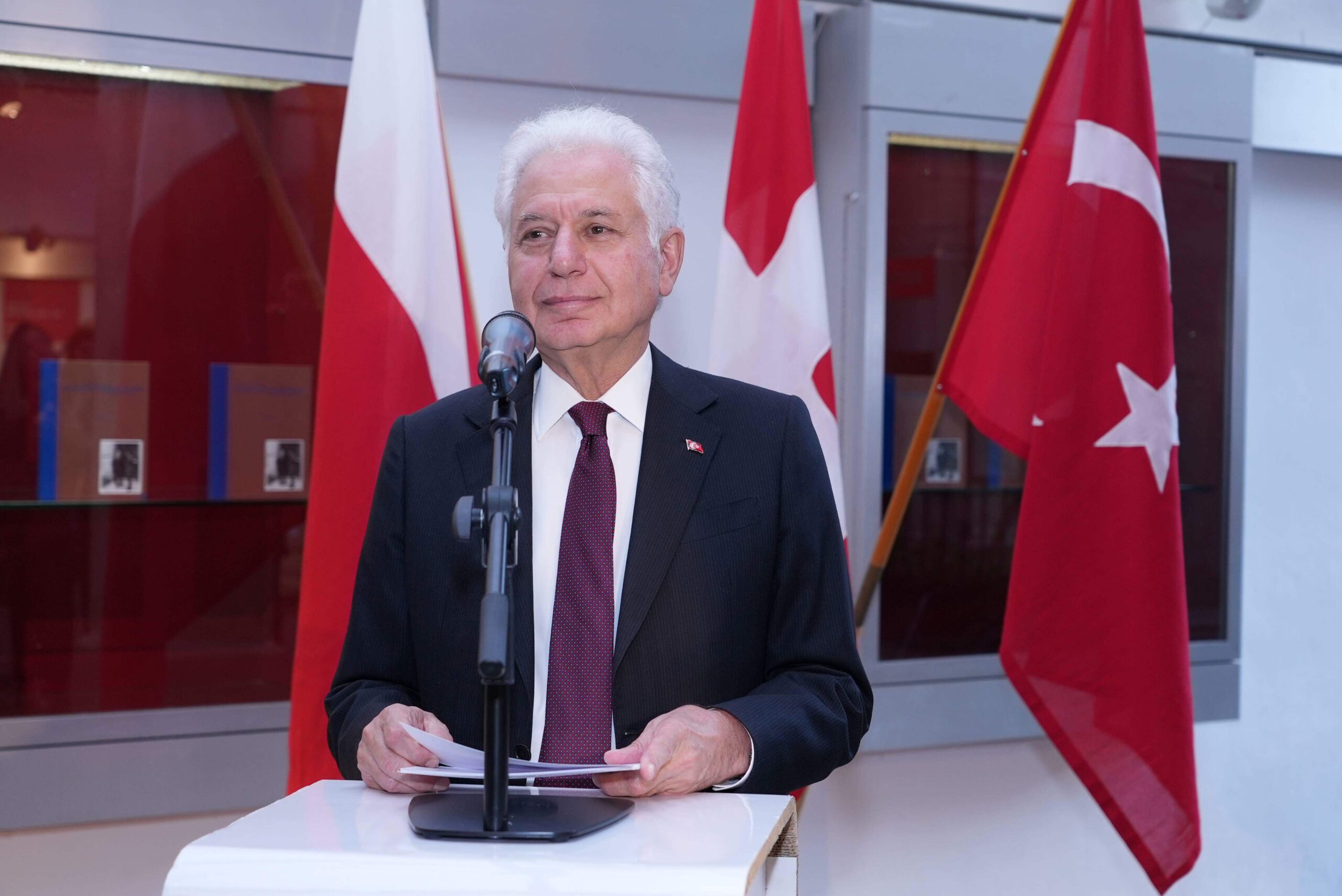 ŞİŞLİ BELEDİYESİ “BARIŞ YÜZYILI” SERGİSİ’Nİ DÜNYAYLA BULUŞTURDU