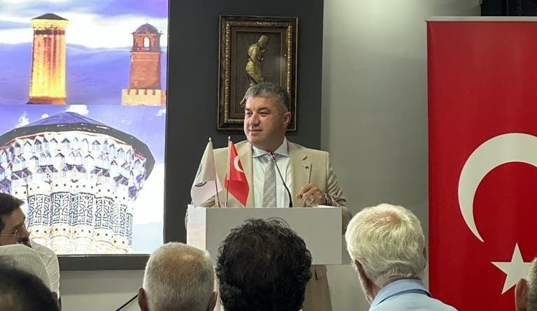 Çekmeköy Erzurumlular Derneği Başkanlığı Görevi Musa Sağdıç’a Devredildi