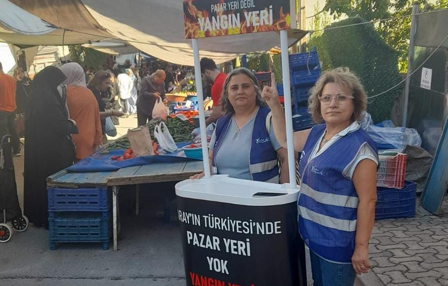 CHP Çekmeköy Kadın Kolları Güngören Semt Pazarı’nda Ses Getiren Çalışma Gerçekleştirdi
