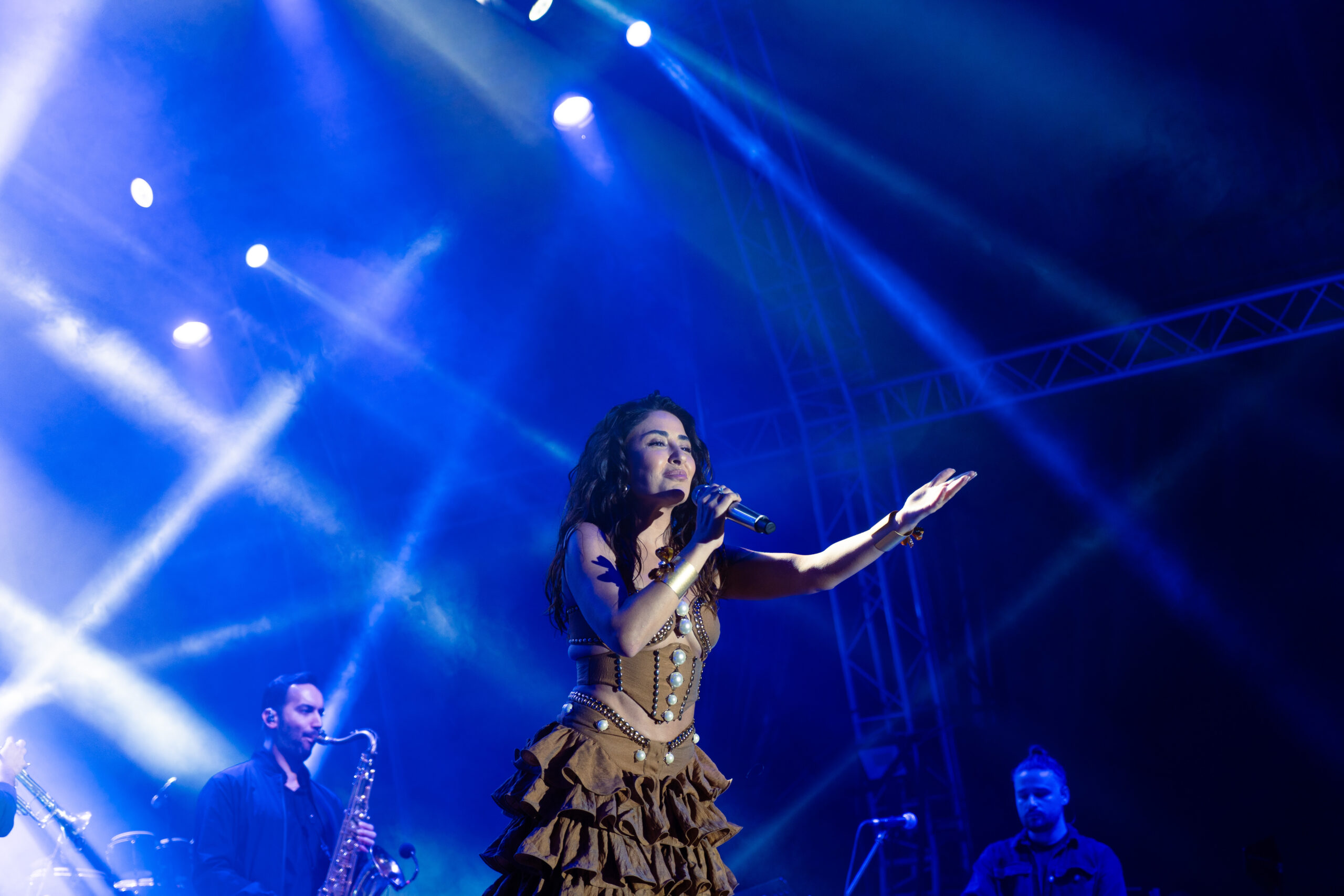 Melek Mosso’dan  YBY Woods’ta Unutulmayacak Konser