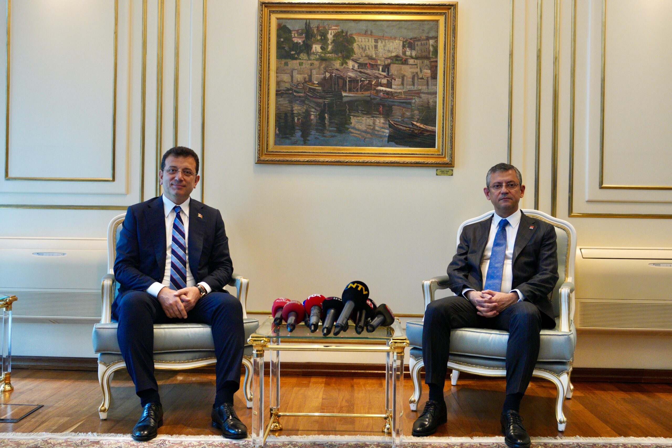 CHP Genel Başkan Adayı Özgür Özel ve İBB Başkanı Ekrem İmamoğlu, Bugün Görüşecek