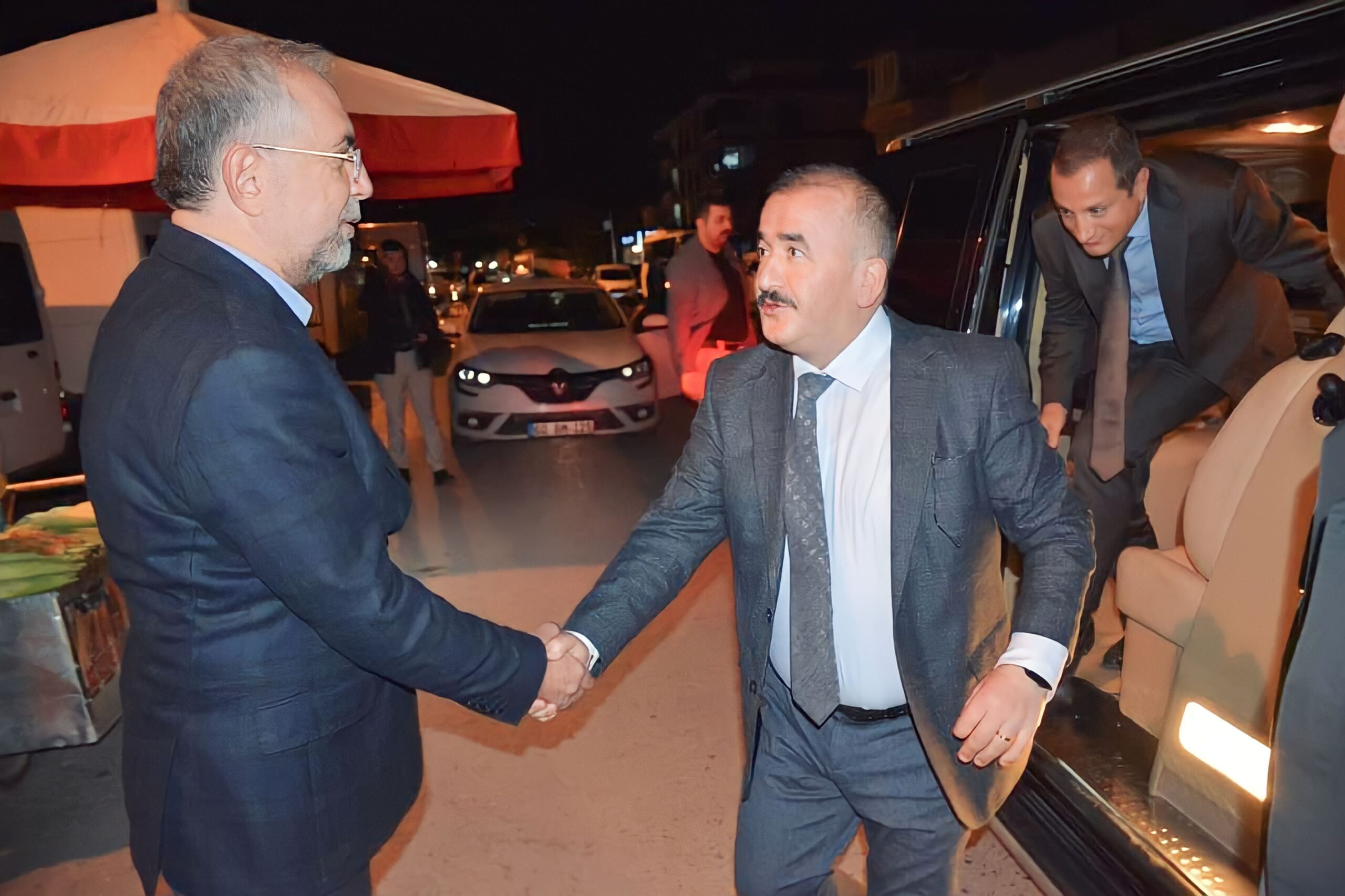 “Tokat Valisi Hatipoğlu, Tarihi Zile Panayırını Ziyaret Etti ve Gelenekleri İnceledi”