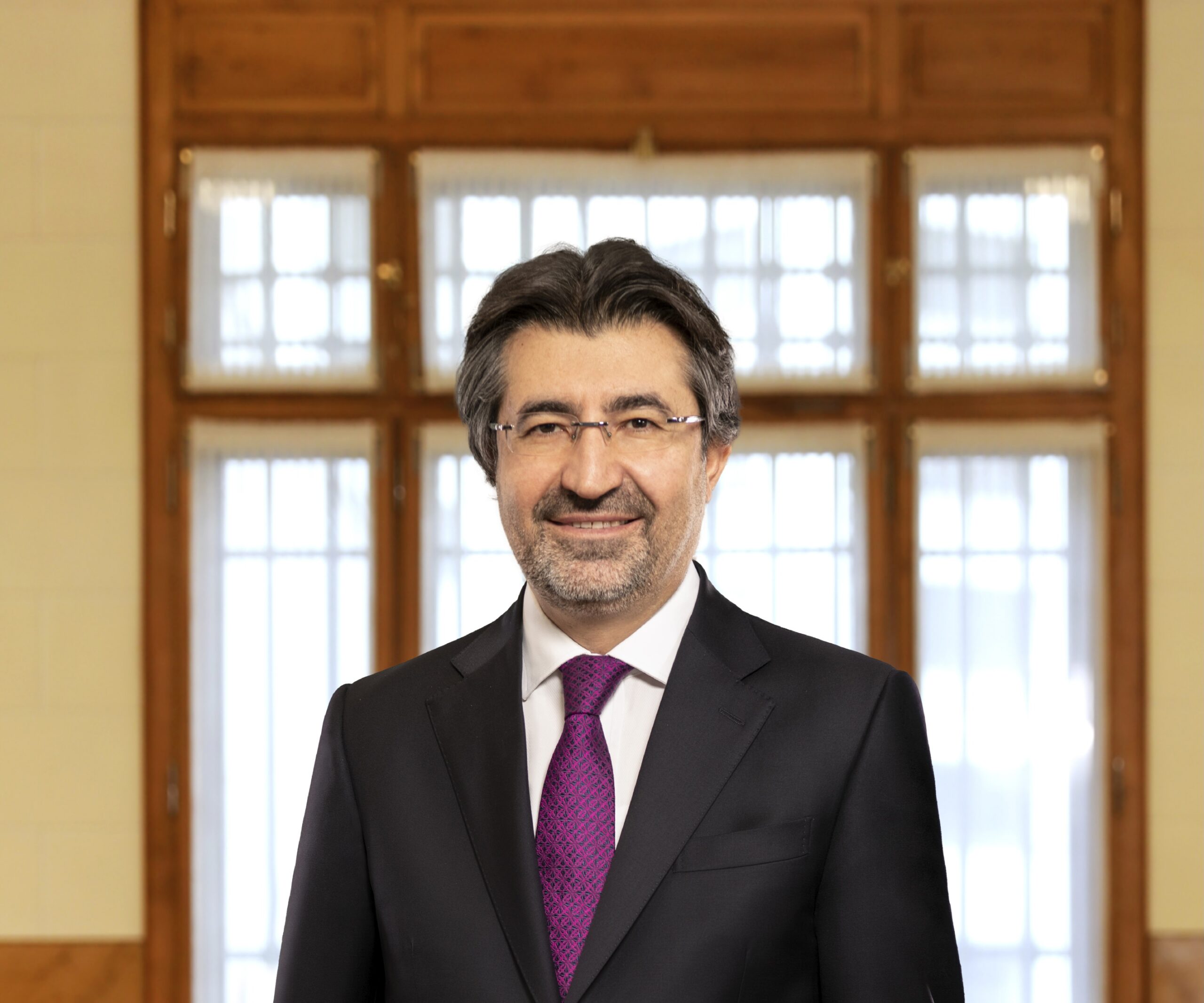 Türkiye Bankalar Birliği   Cumhuriyetin 100. yılına özel bir kitap hazırladı