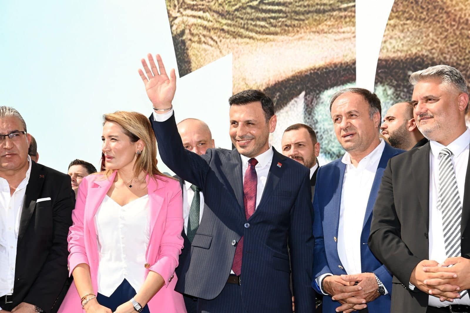İstanbul İl Başkanı Özgür Çelik’e Tepki: Kurultay Delegelerinden Blok Listeye Karşı Sert Eleştiriler