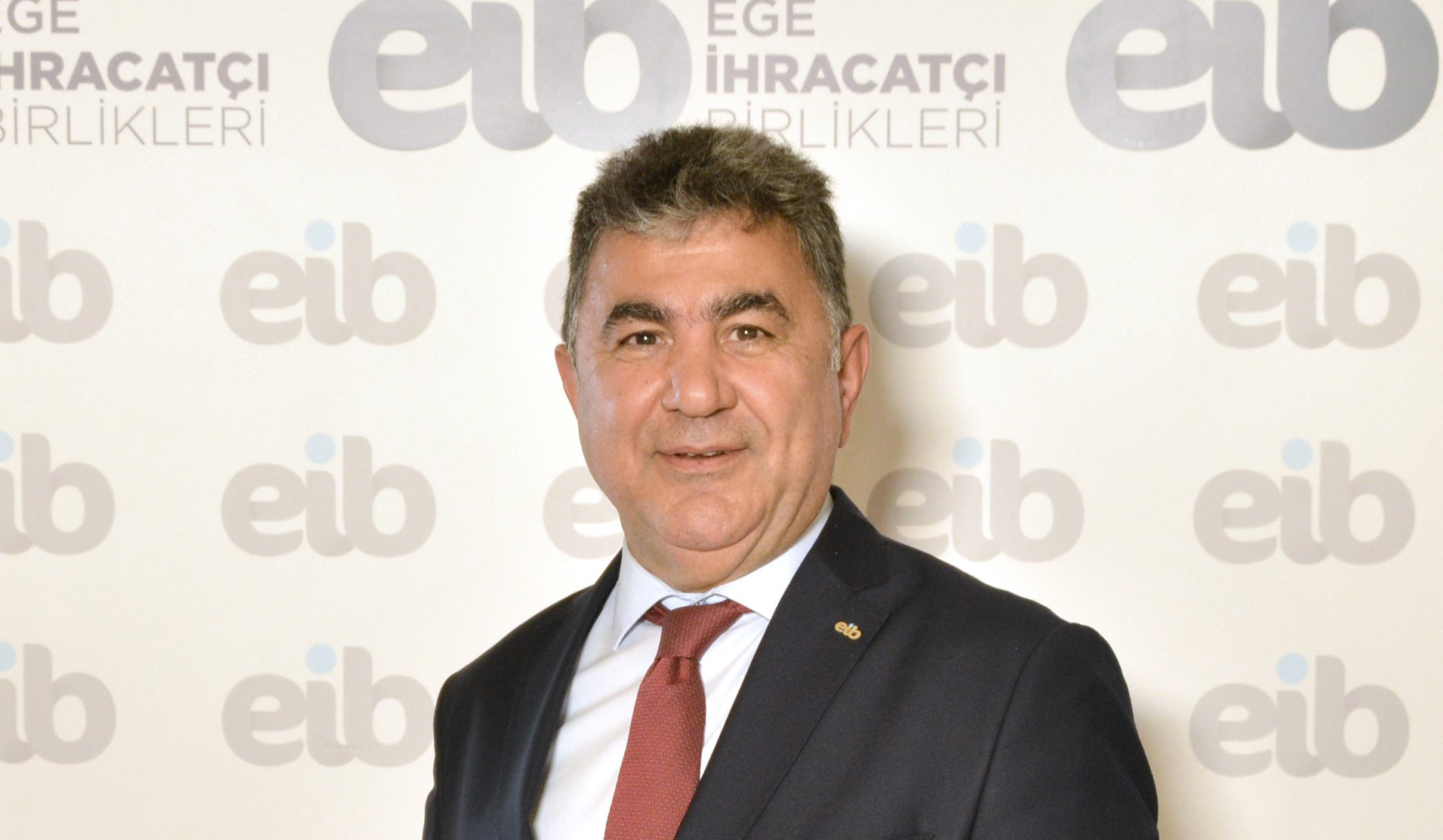 İplik ve kumaş ithalatına ilave vergiyle ayağımıza sıkıyoruz