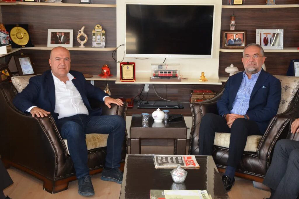 Milletvekili Murat Bakan, Belediye Başkanı Şükrü Sargın’ı Zile Belediyesi’nde Ziyaret Etti