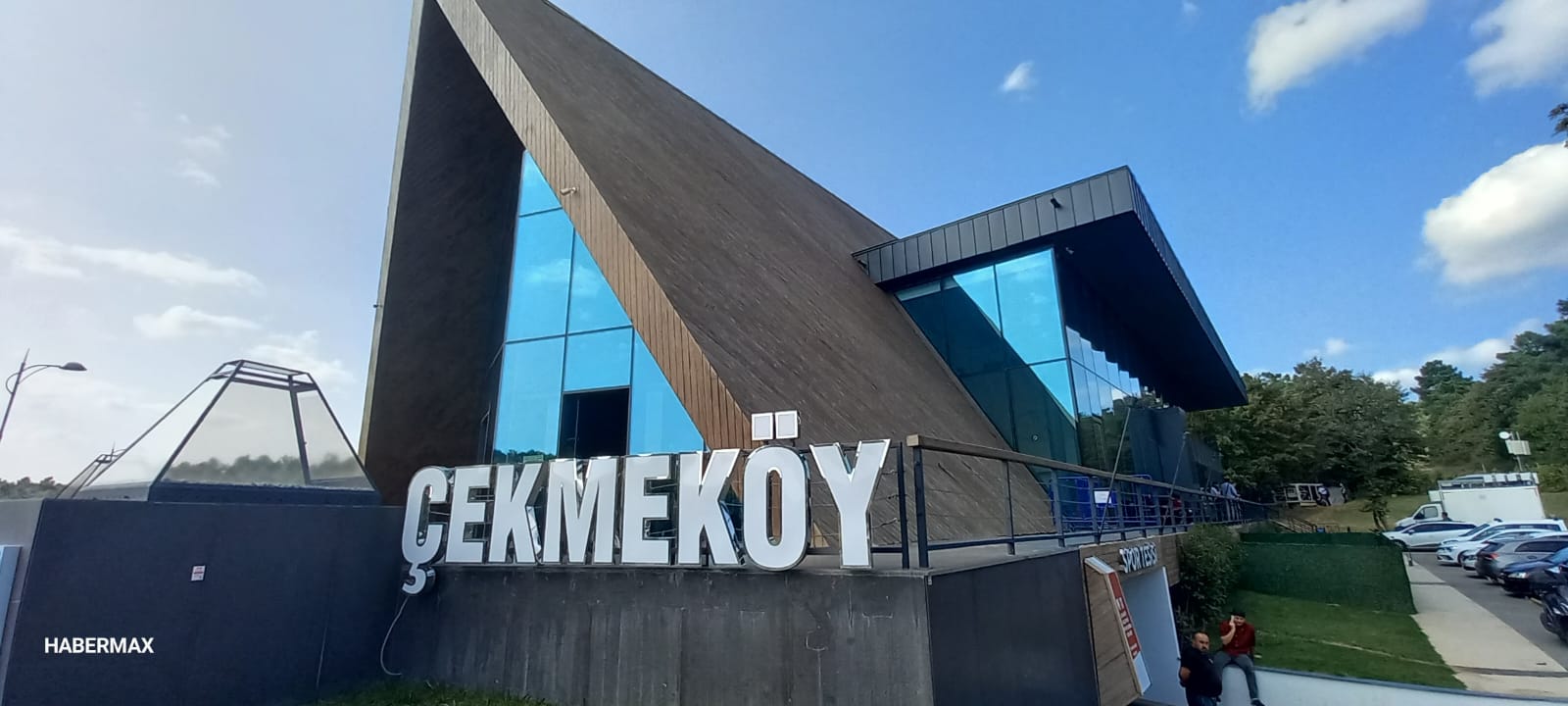 Çekmeköy Sosyal Tesisleri’nde Sorunlar Artıyor: Vatandaşlar Fiyatları ve Hizmet Kalitesini Eleştiriyor