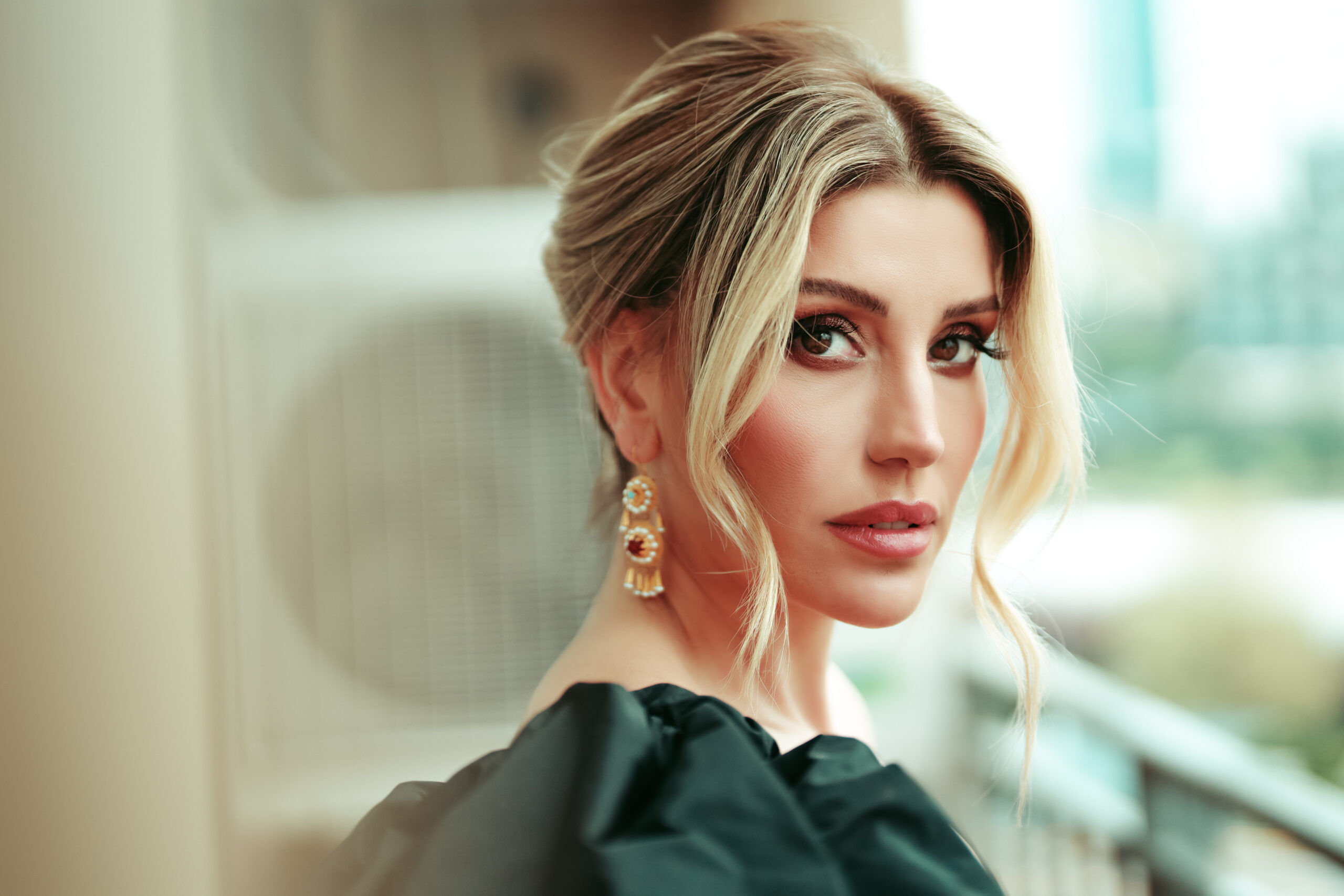 Greek müziğin kraliçesi Göknur her cuma Zarifi’de sahne alıyor