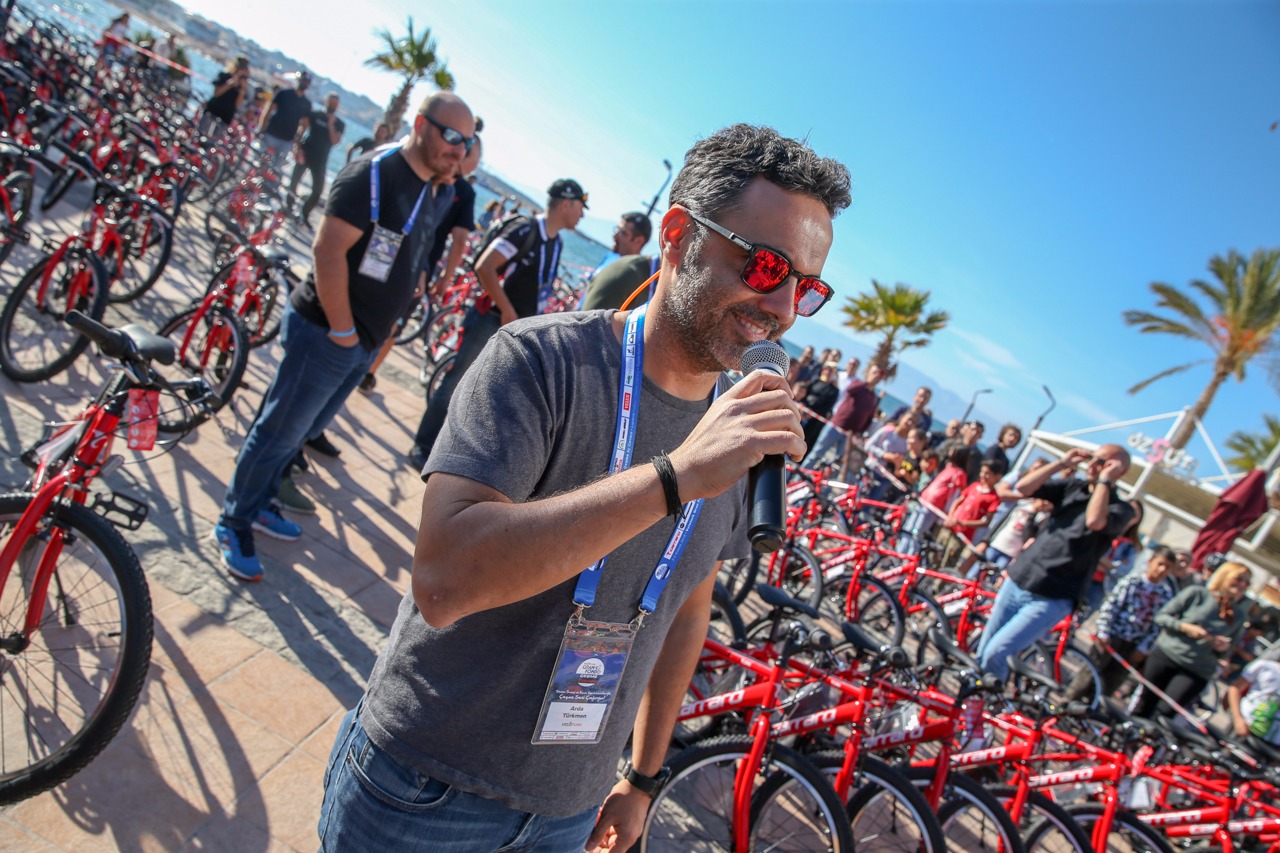 Denizi ve güneşi ile Çeşme, seni çağırıyor!..