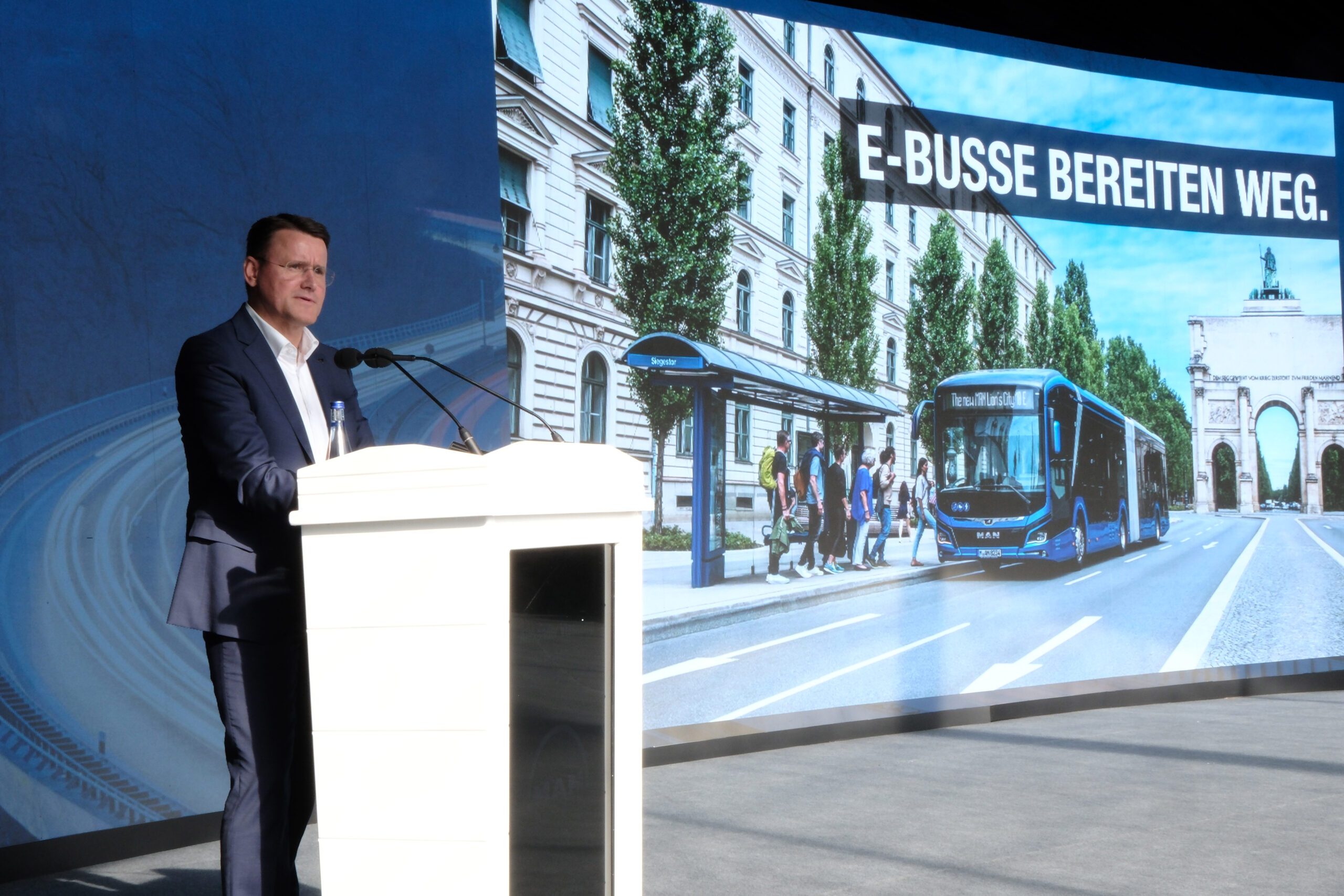 Alman Bakan Robert Habeck MAN’ın Ankara’daki Test ve Ürün Geliştirme Merkezi’ni ziyaret etti…