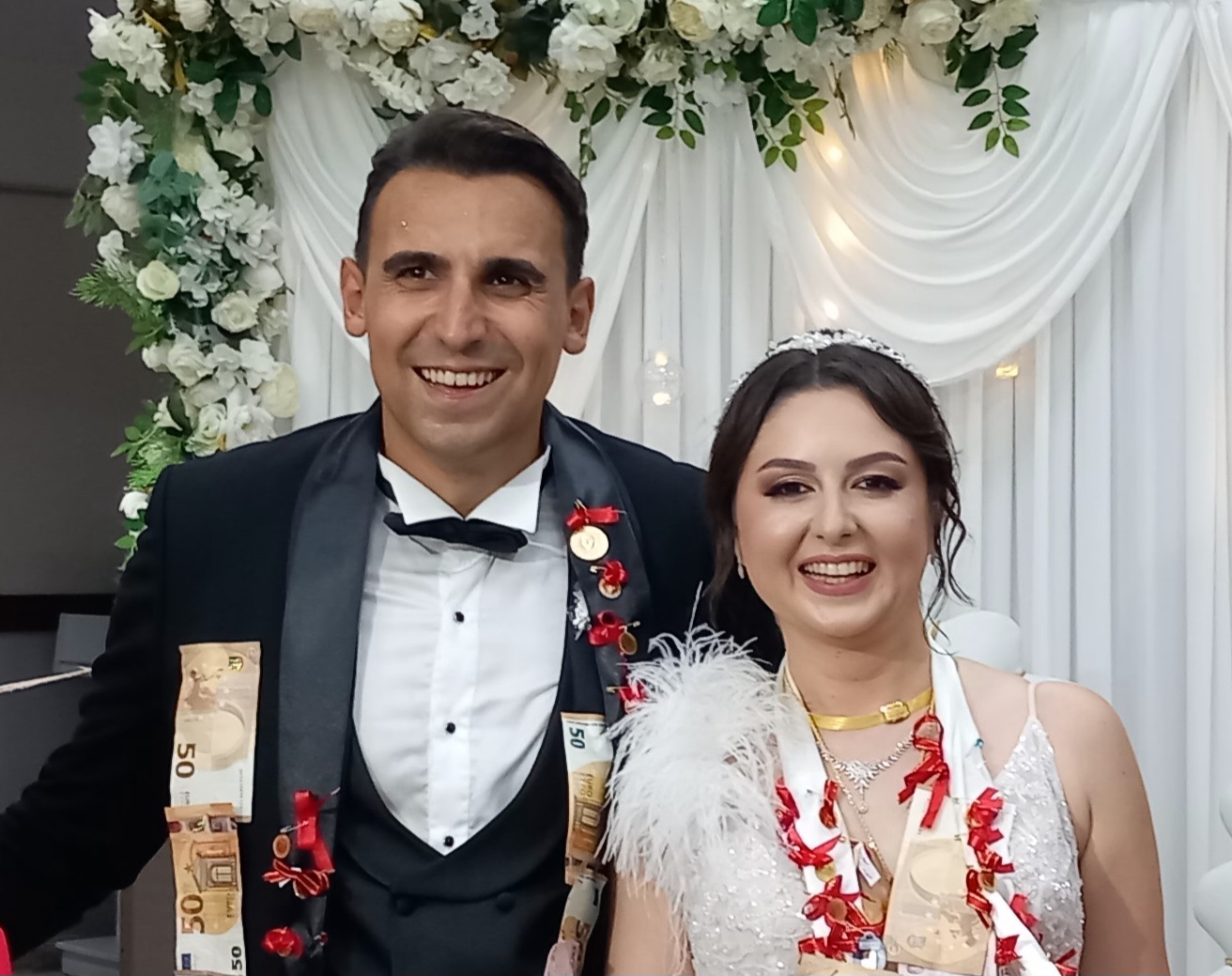 CHP Meclis Üyesi Zülal Akyüz’ün Unutulmaz Düğün Merasimi: Marmaris Akın Akın Katıldı!