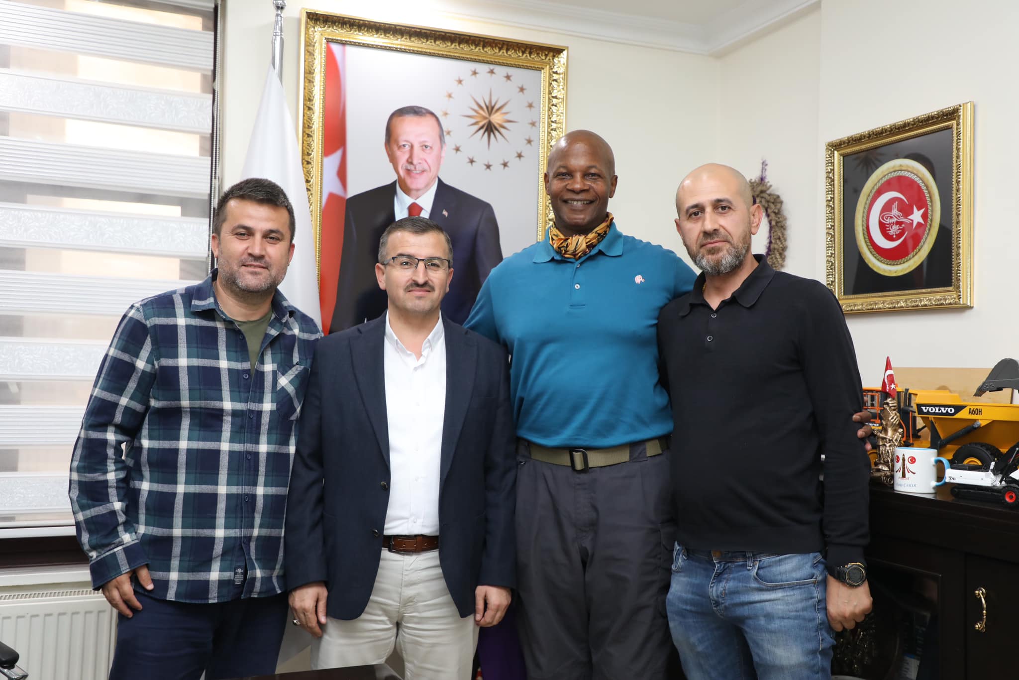 “Çekerek Belediye Başkanı Eyyüp Çakır’ın Türk Somonu Projesi ve İhracat Çalışmalarıyla Ekonomik Büyüme Hedefi”