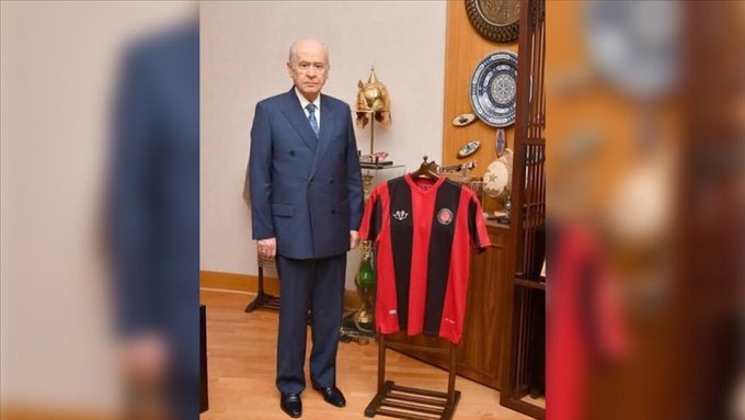 Bahçeli’den CHP’ye “Ortak Formül” Çağrısı Kılıçdaroğlu ve Özgür Özel’e Dikkat Çeken Mesaj