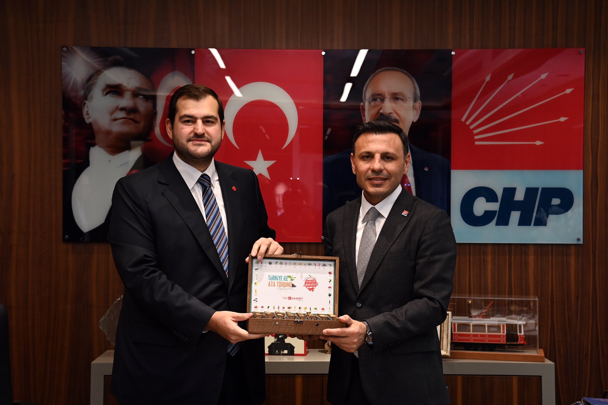 CHP İl Başkanı Özgür Çelik, Saadet Partisi İl Başkanı ve Yönetimine Tebrik Ziyareti