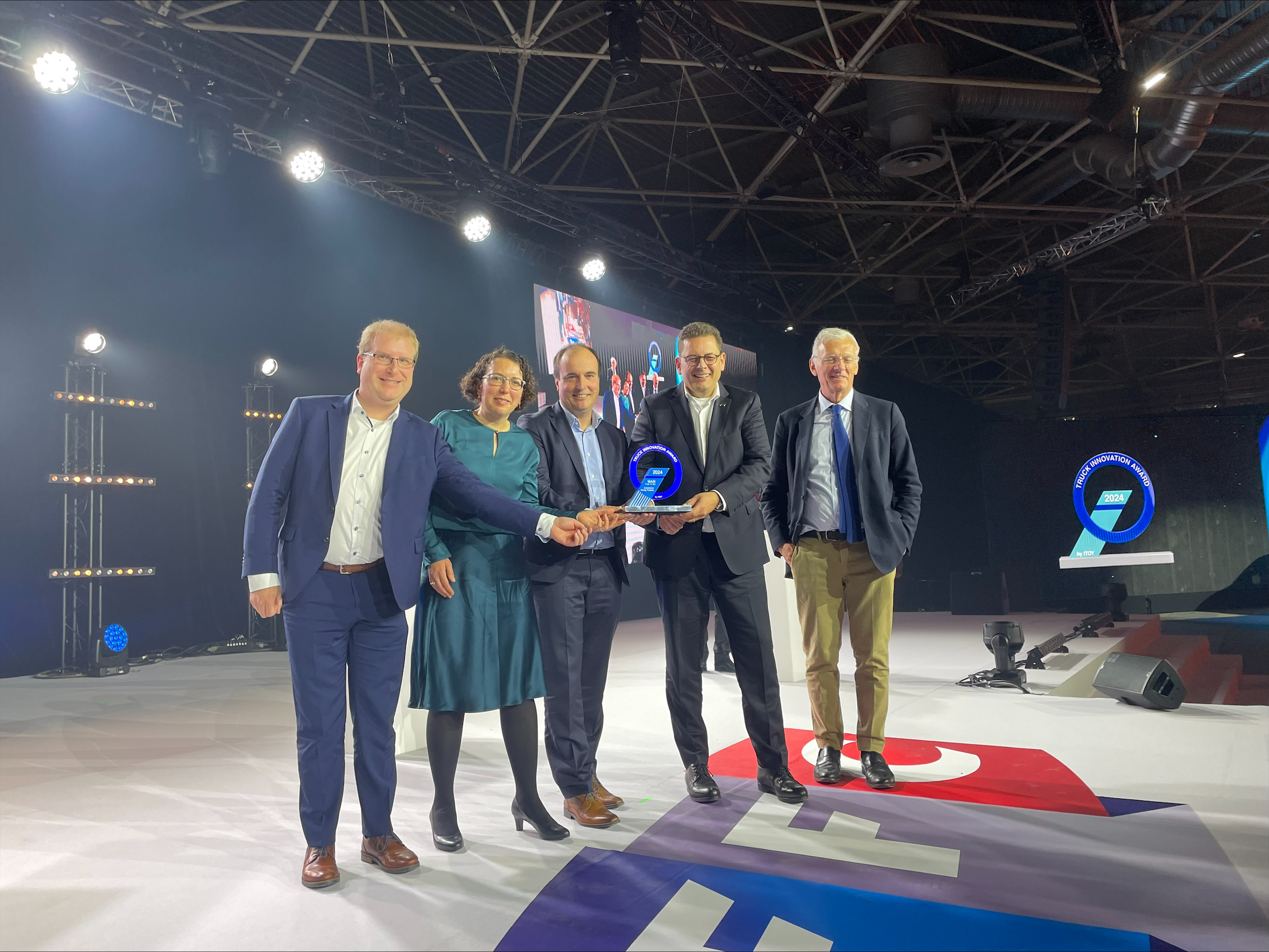 MAN, otonom sürüş projeleriyle “Kamyon İnovasyon Ödülü 2024″ü kazandı