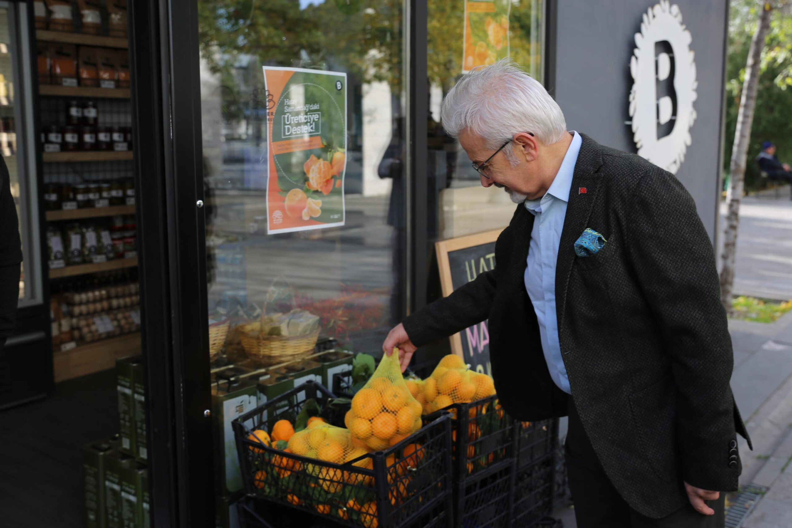 HATAYLI MANDALİNA ÜRETİCİSİNE NİLÜFER DESTEĞİ