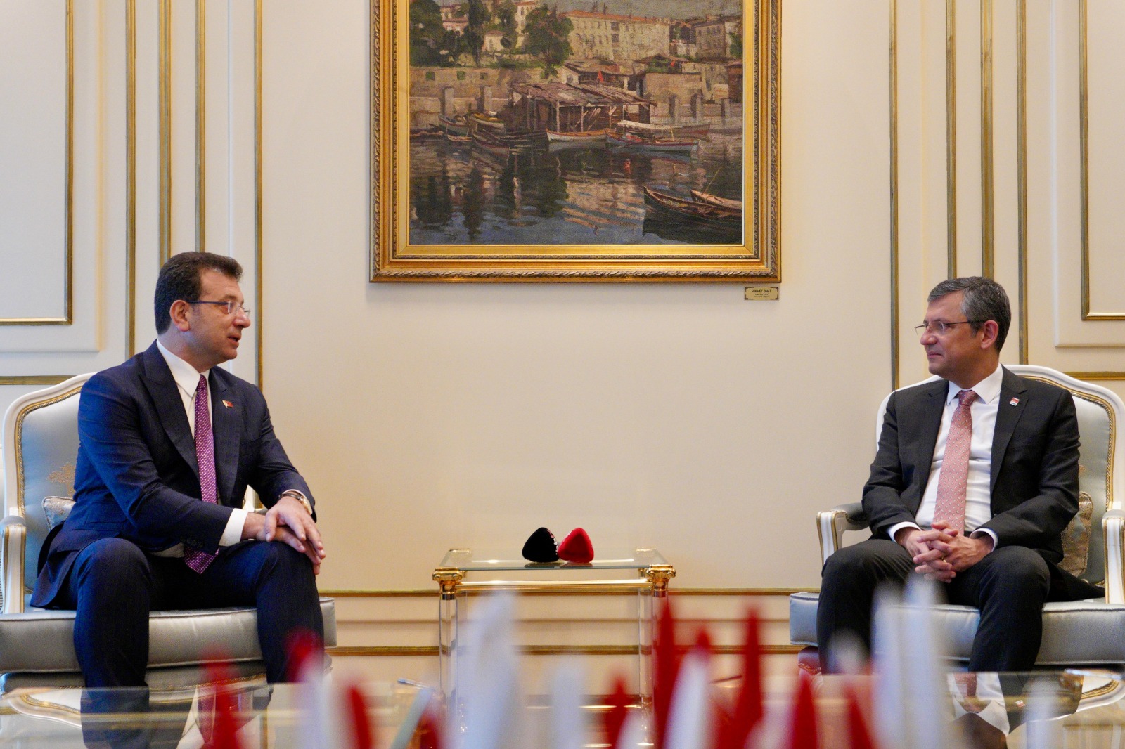 CHP GENEL BAŞKANI ÖZEL’DEN İMAMOĞLU’NA ‘ADAYLIK’ ZİYARETİ  ÖZEL: DÖRT DÖRTLÜK BİR ZAFER KAZANACAĞINIZA İNANIYORUZ