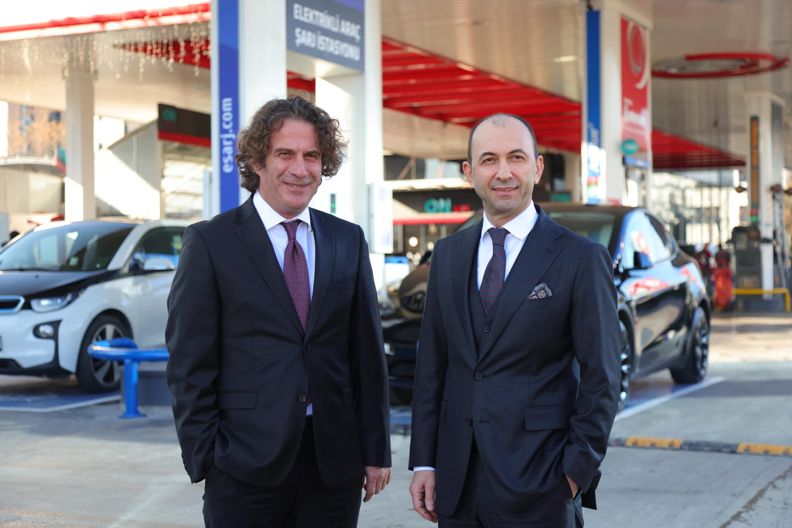 Aytemiz ve Eşarj, akaryakıt istasyonlarındaki elektrikli şarj istasyonları sayısını 3 katına yükseltti 